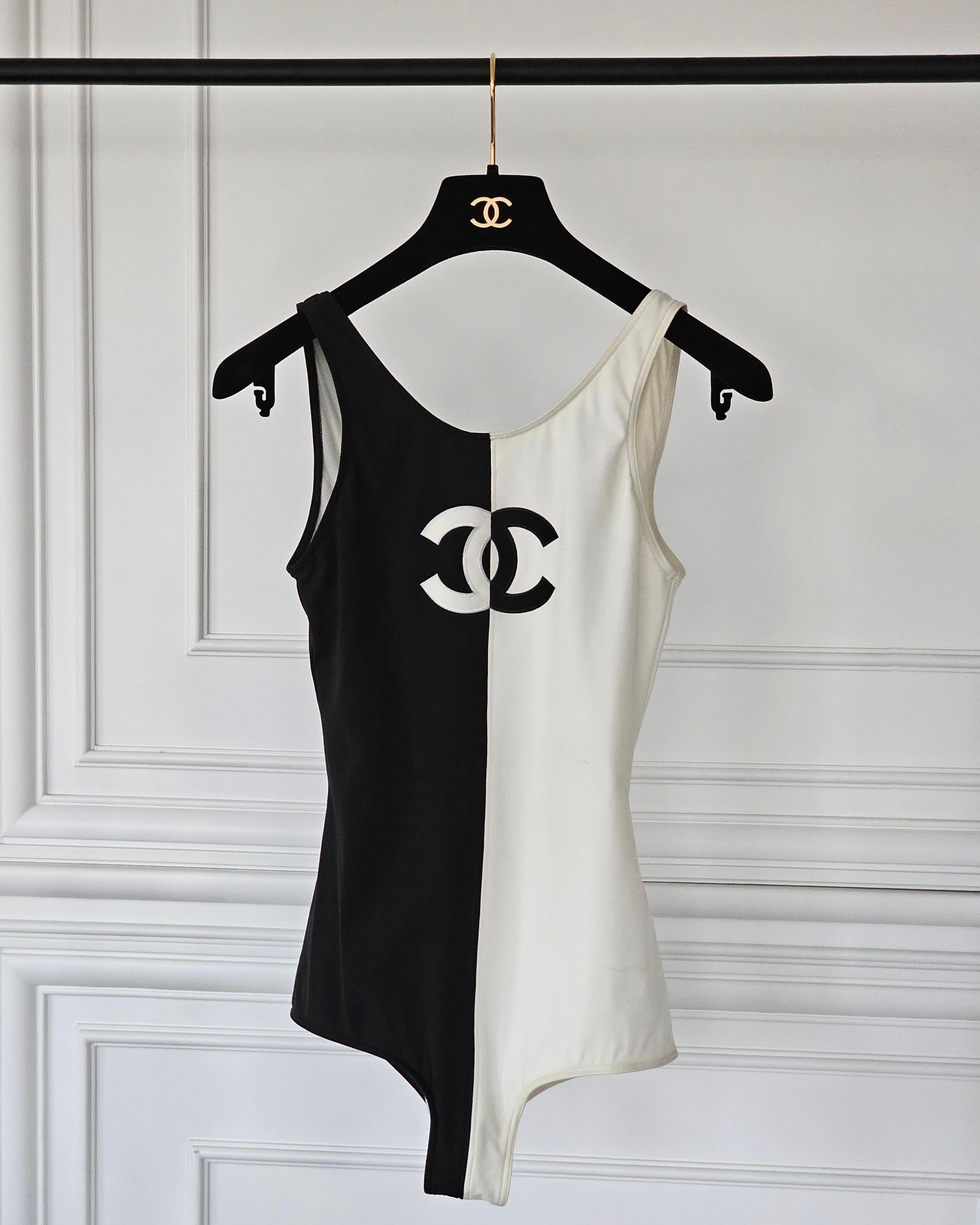 Rare Iconic Chanel one-piece swimwear, classic fit 90s style, real