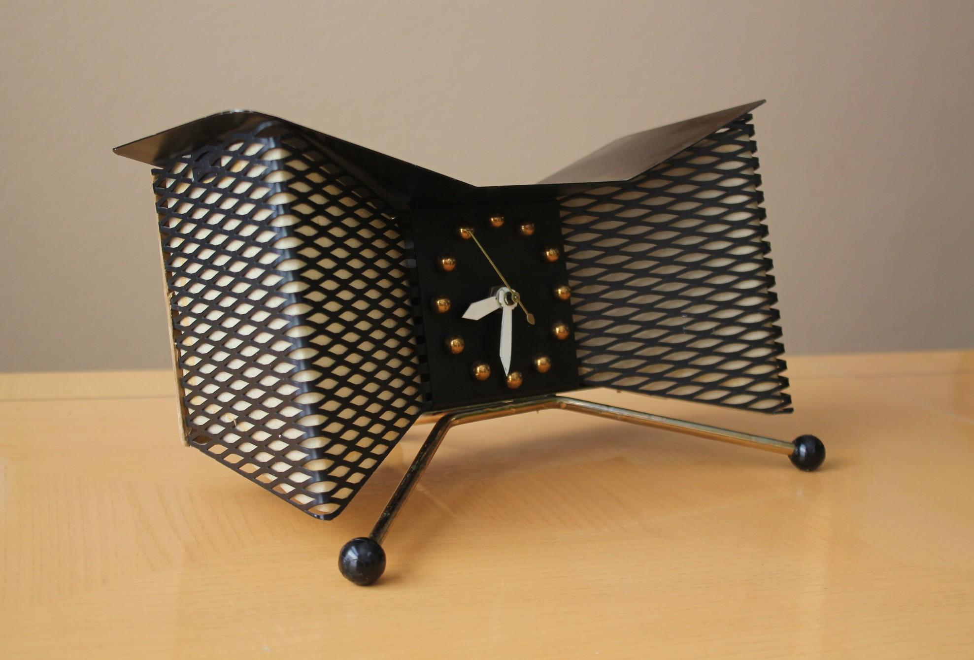 American Rare! Iconic Snider Atomic Clock Lamp! Metal Fiberglass Bat Wing Bow Tie Design!