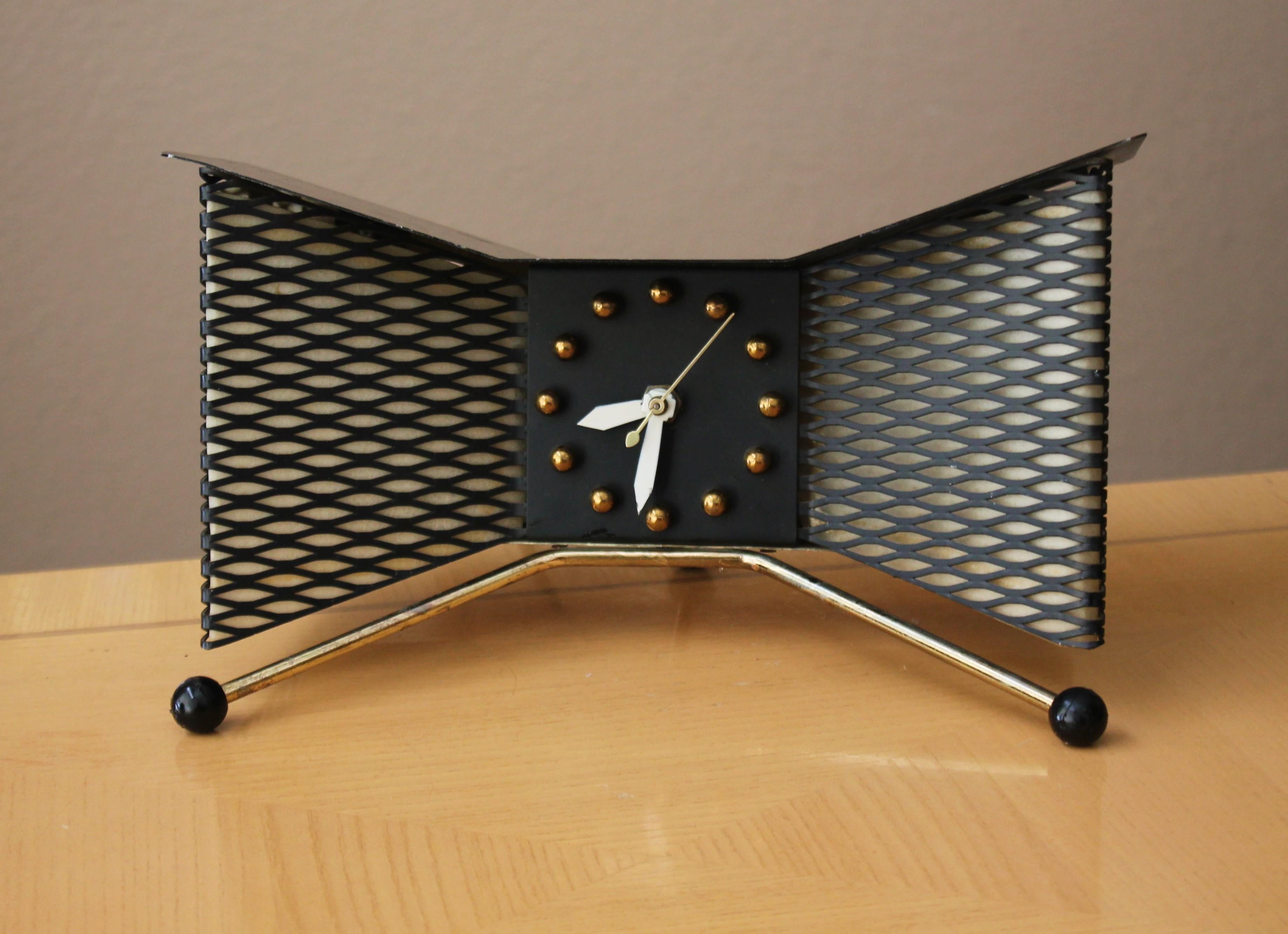 Rare! Iconic Snider Atomic Clock Lamp! Metal Fiberglass Bat Wing Bow Tie Design! 2