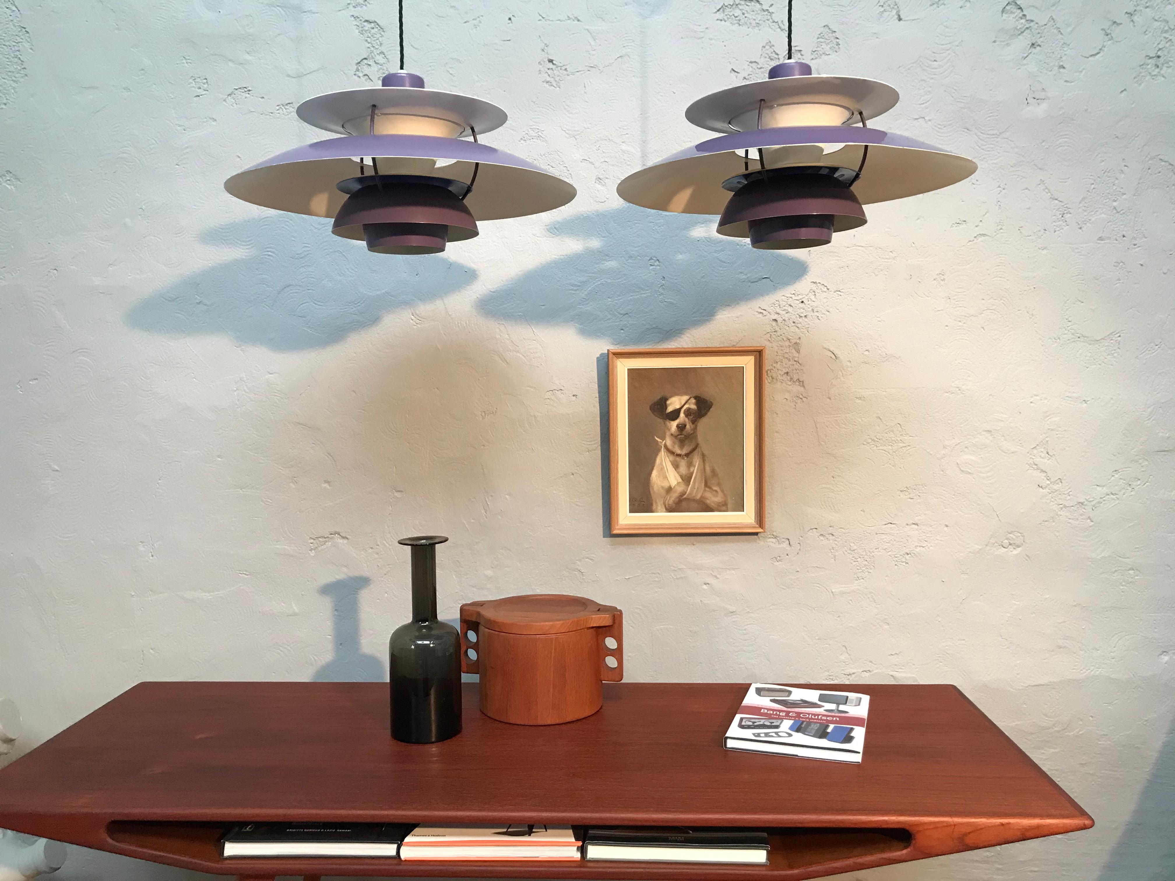 Rare Iconic vintage PH 5 chandelier pendant lamps from 1959.
Second Edition.
Poul Henningsen designed this iconic lamp in 1958 and in September of the same year they were presented to the public at Illums Bolighus.
And we are presenting here an