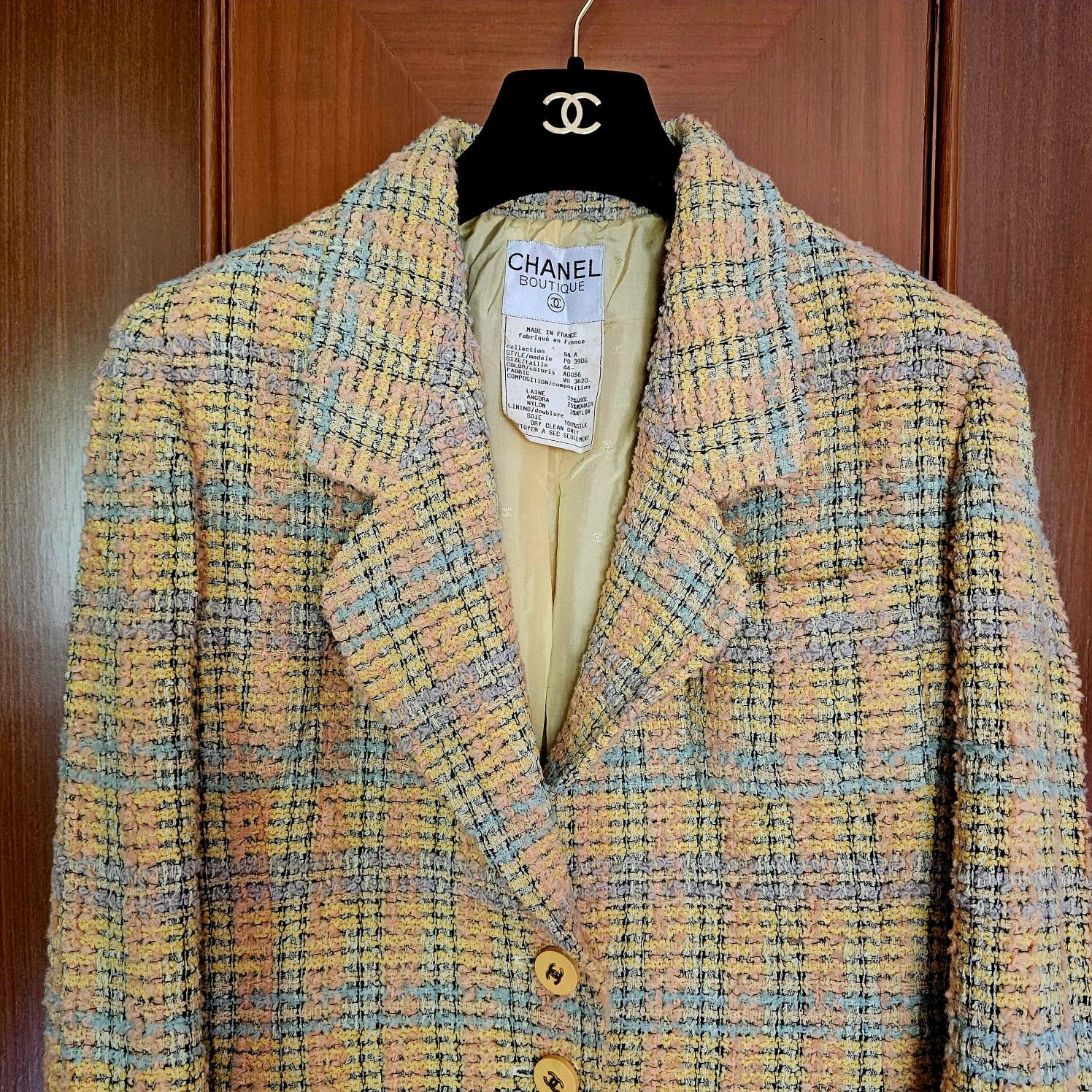 Rare Iconic Vintage 1994 Yellow Tweed CC Jacket For Sale 10