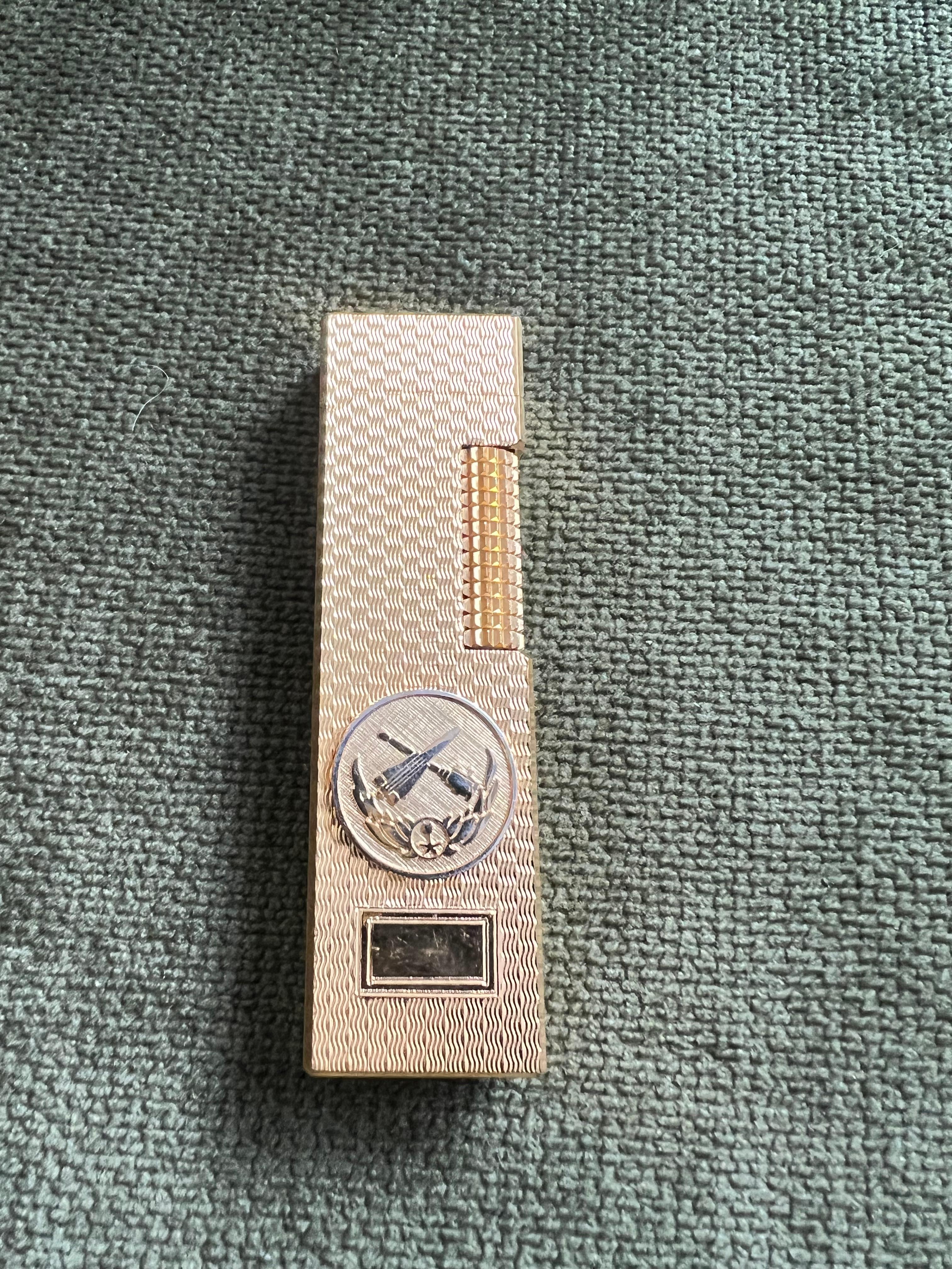 Art Deco Rare Iconic Vintage and Special Edition Elegant Ronson 18K Gold Plated Lighter  For Sale