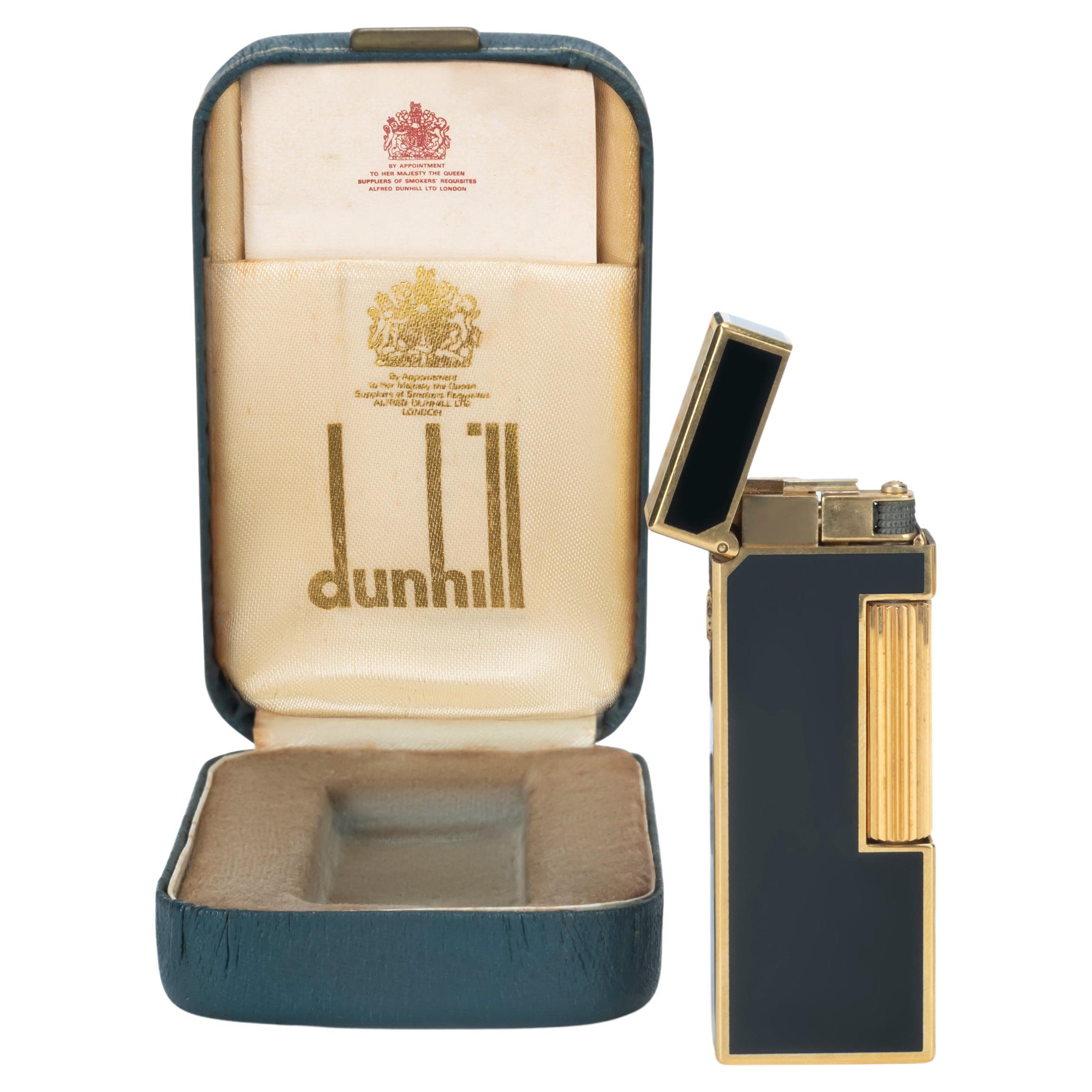 Rare briquet vintage emblématique Dunhill en plaqué or et laque noire de fabrication suisse en vente