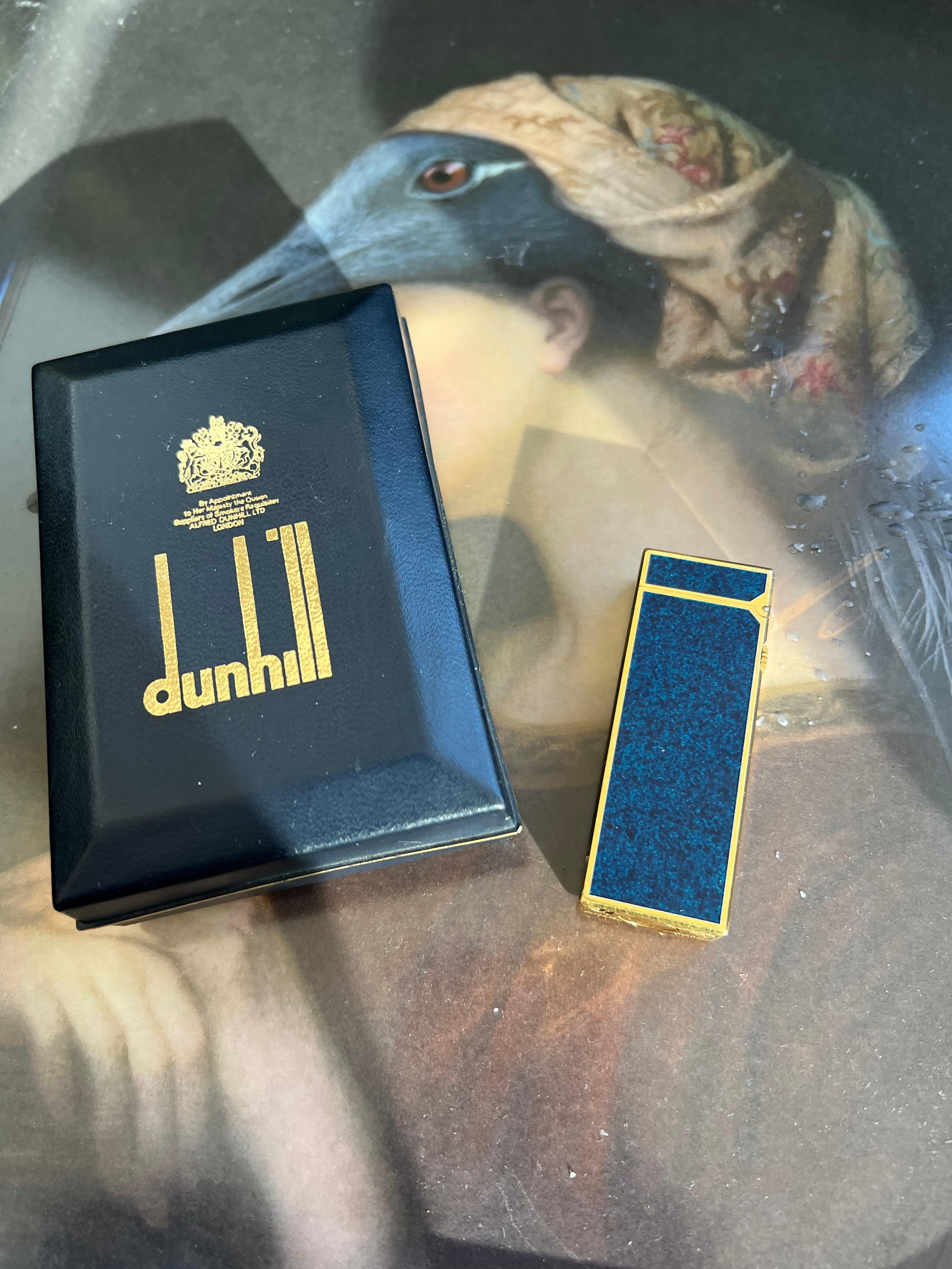 Rare Iconic Vintage Dunhill Gold Plated Blue Marble Lacquer Swiss Made Lighter In Excellent Condition For Sale In New York, NY
