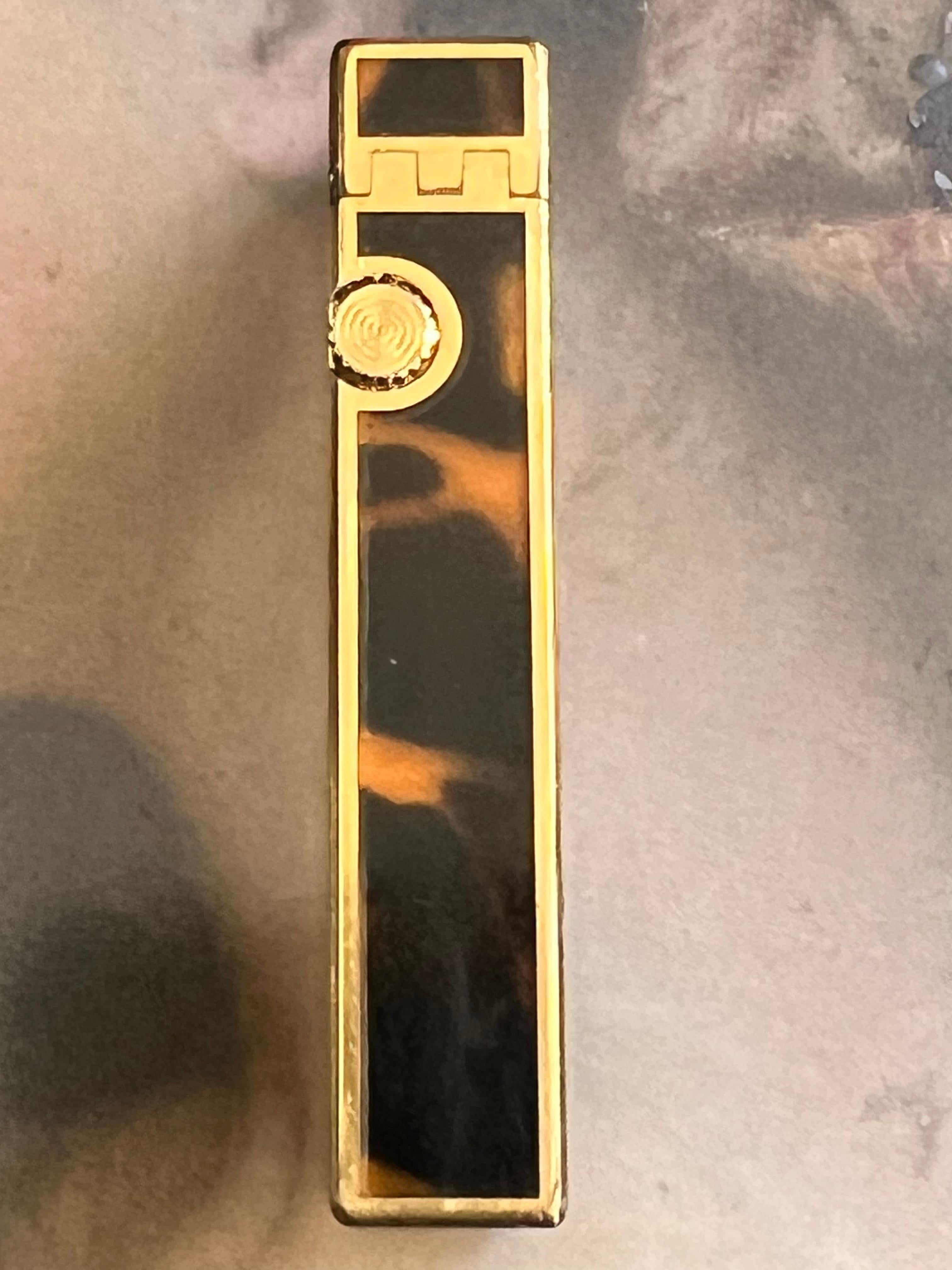 Women's or Men's Rare Iconic Vintage Dunhill Gold Plated Dark Cognac Lacquer Swiss Made Lighter