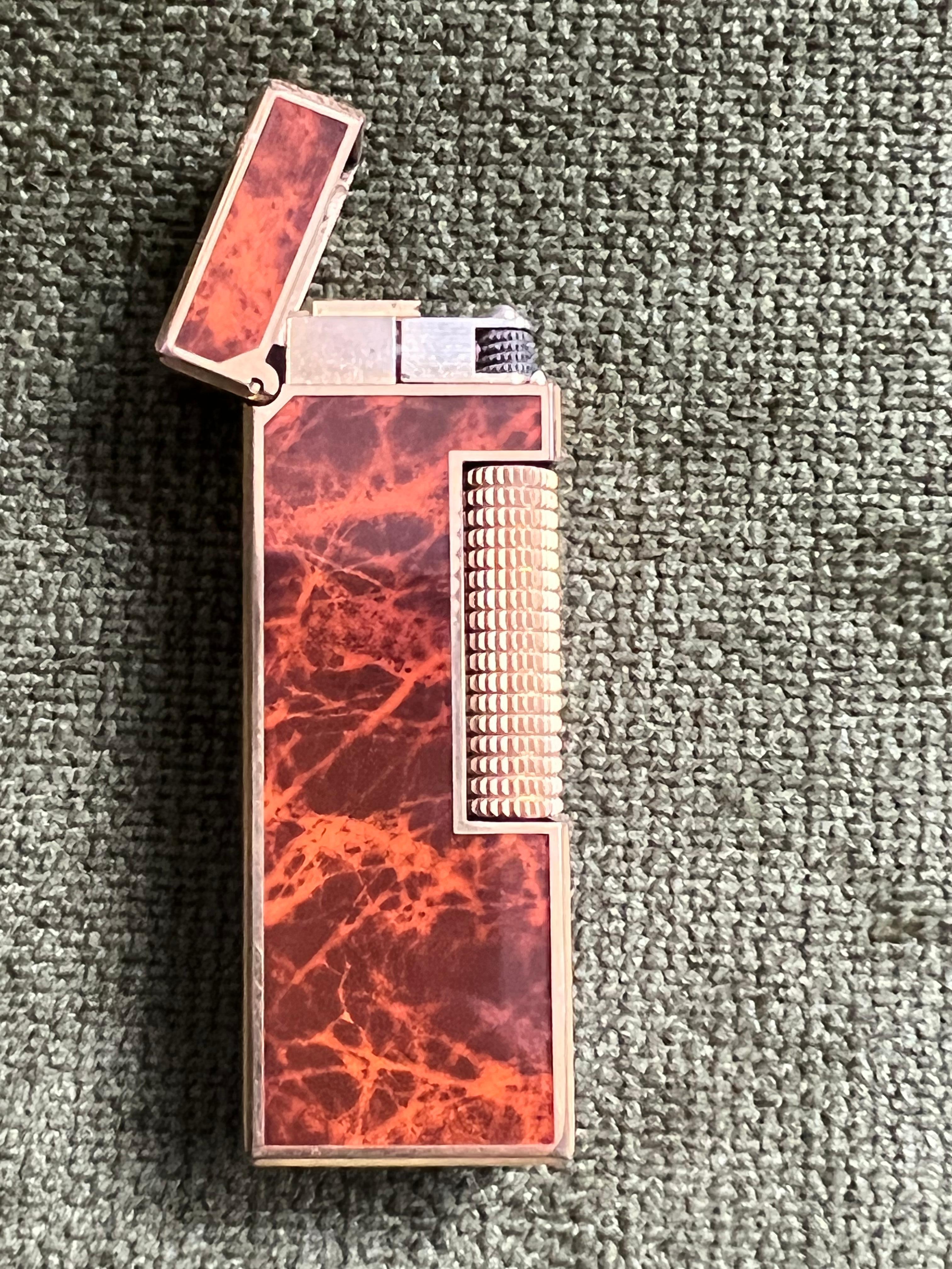 Rare Iconic Vintage Dunhill Gold Plated light Cognac Lacquer Swiss Made Lighter In Excellent Condition In New York, NY