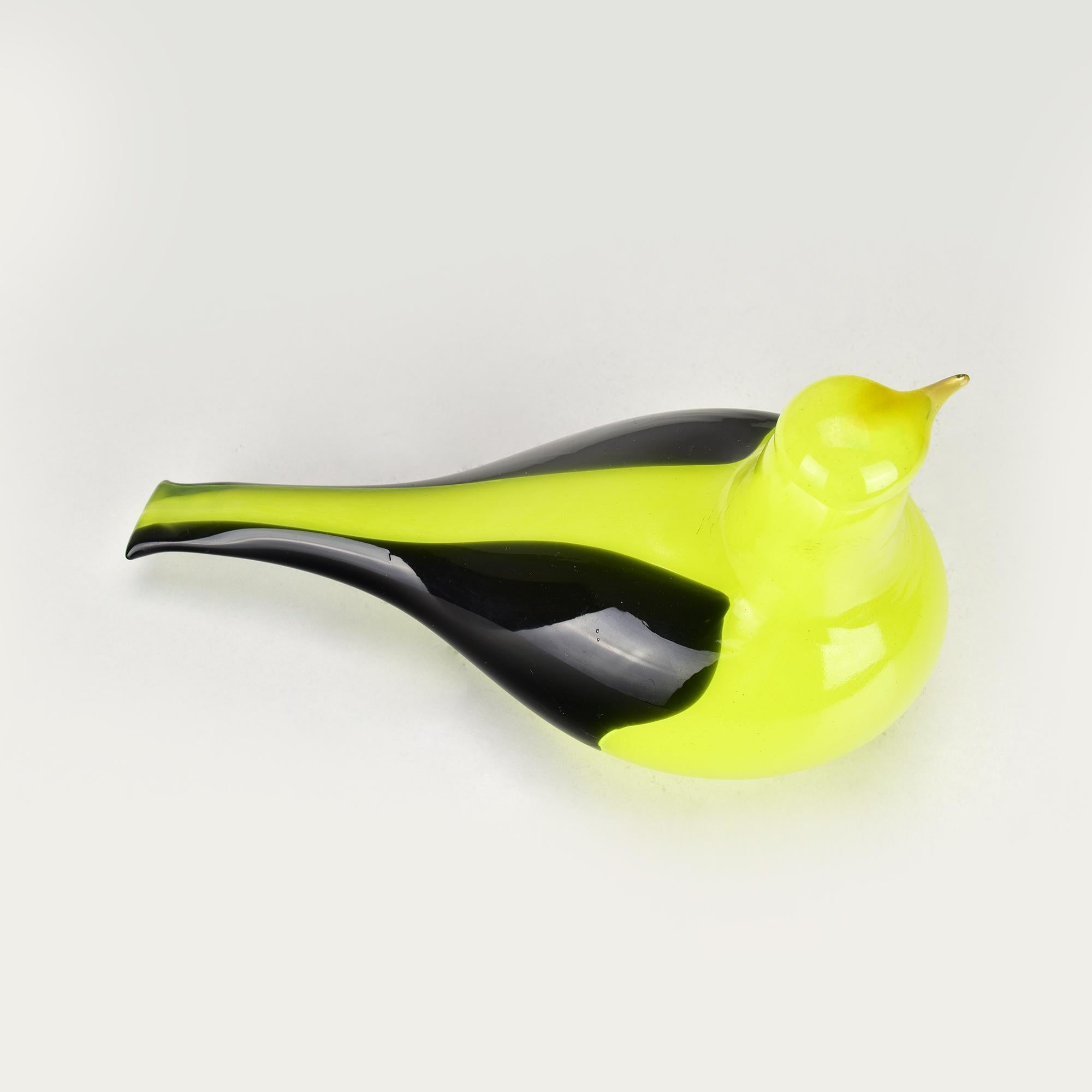 Fatto a mano RARO Uccello in vetro artistico di Iittala di Oiva Toikka Pirol Kuhankeittäjä  1994-96 in vendita