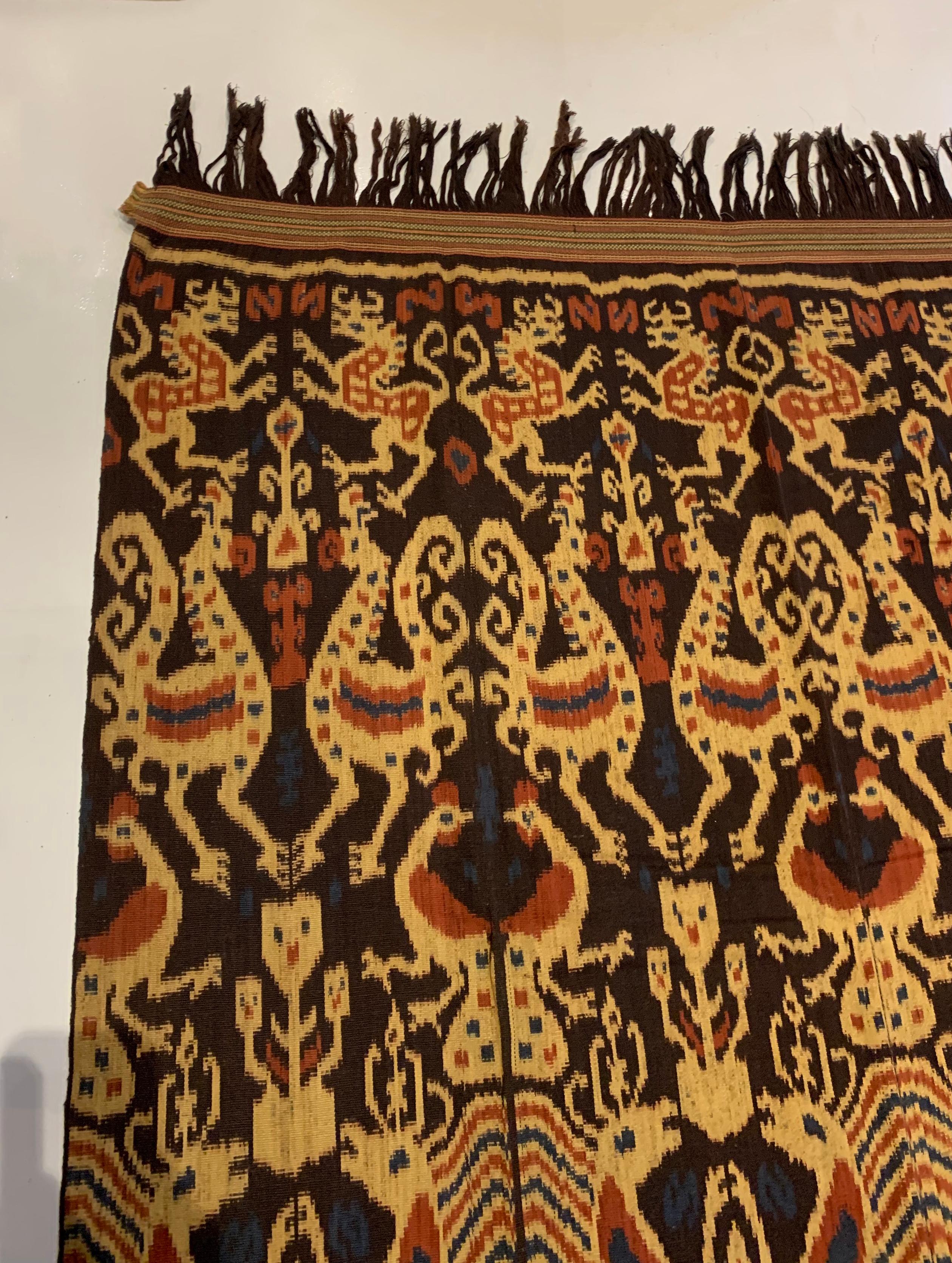 Rare Ikat Textile from Sumba Island Stunning Tribal Motifs, Indonesia  In Good Condition For Sale In Jimbaran, Bali