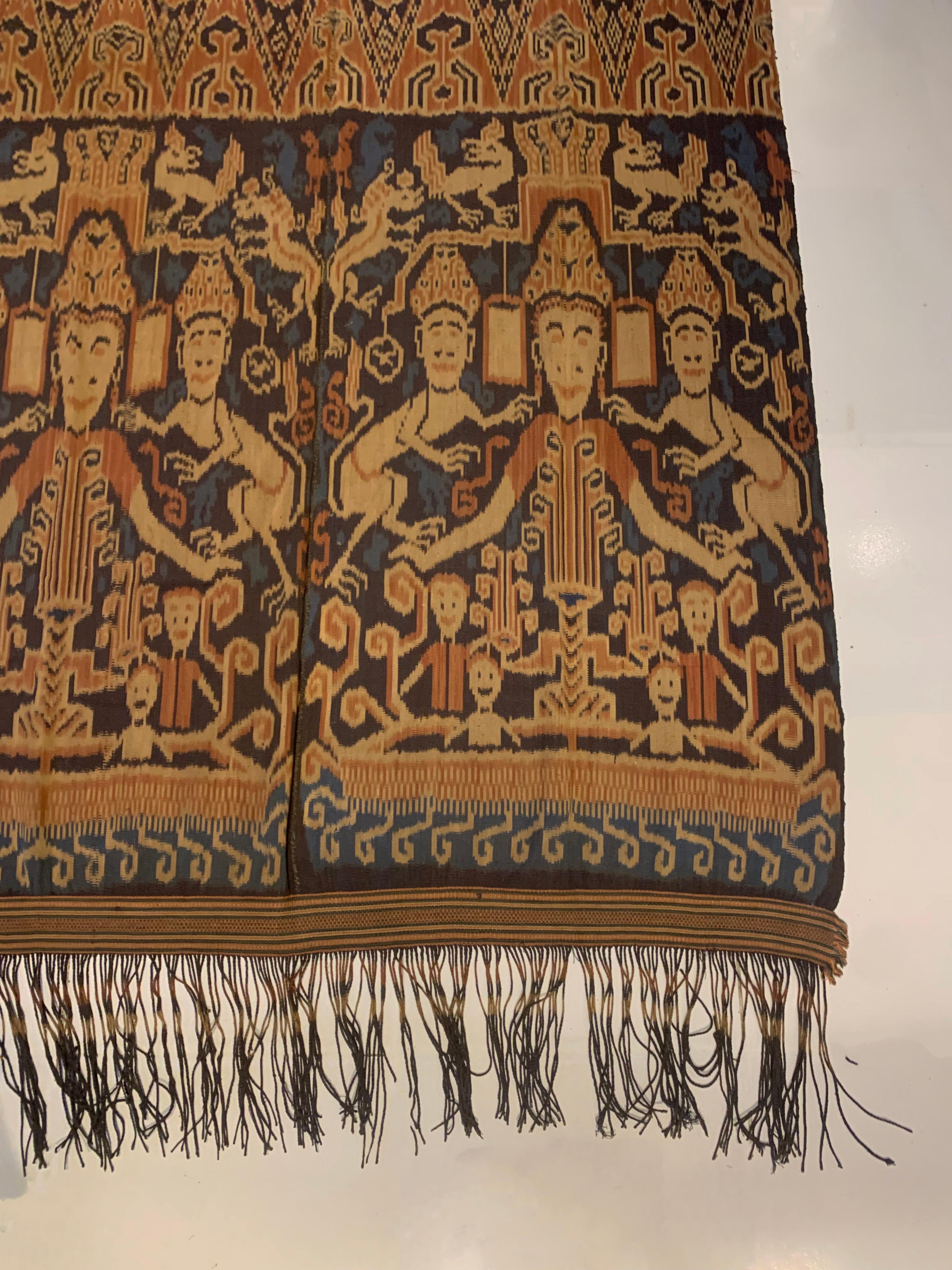 Seltenes Ikat-Textil aus der Insel Sumba mit atemberaubenden Stammesmotiven, Indonesien  (Garn) im Angebot