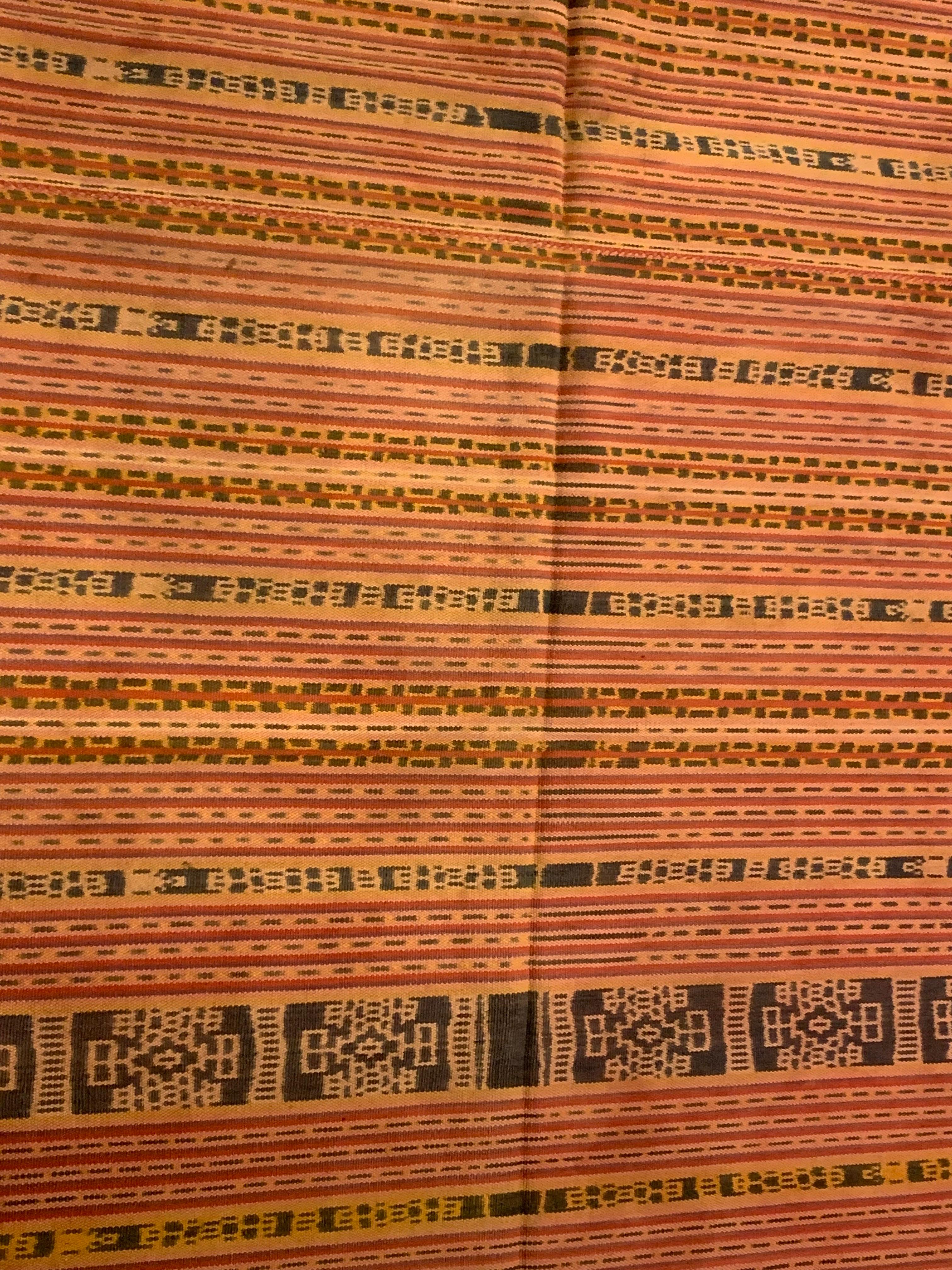 Seltenes Ikat-Textil von Timor mit atemberaubenden Stammesmotiven und Farben, Indonesien, um 1900 (Sonstiges) im Angebot