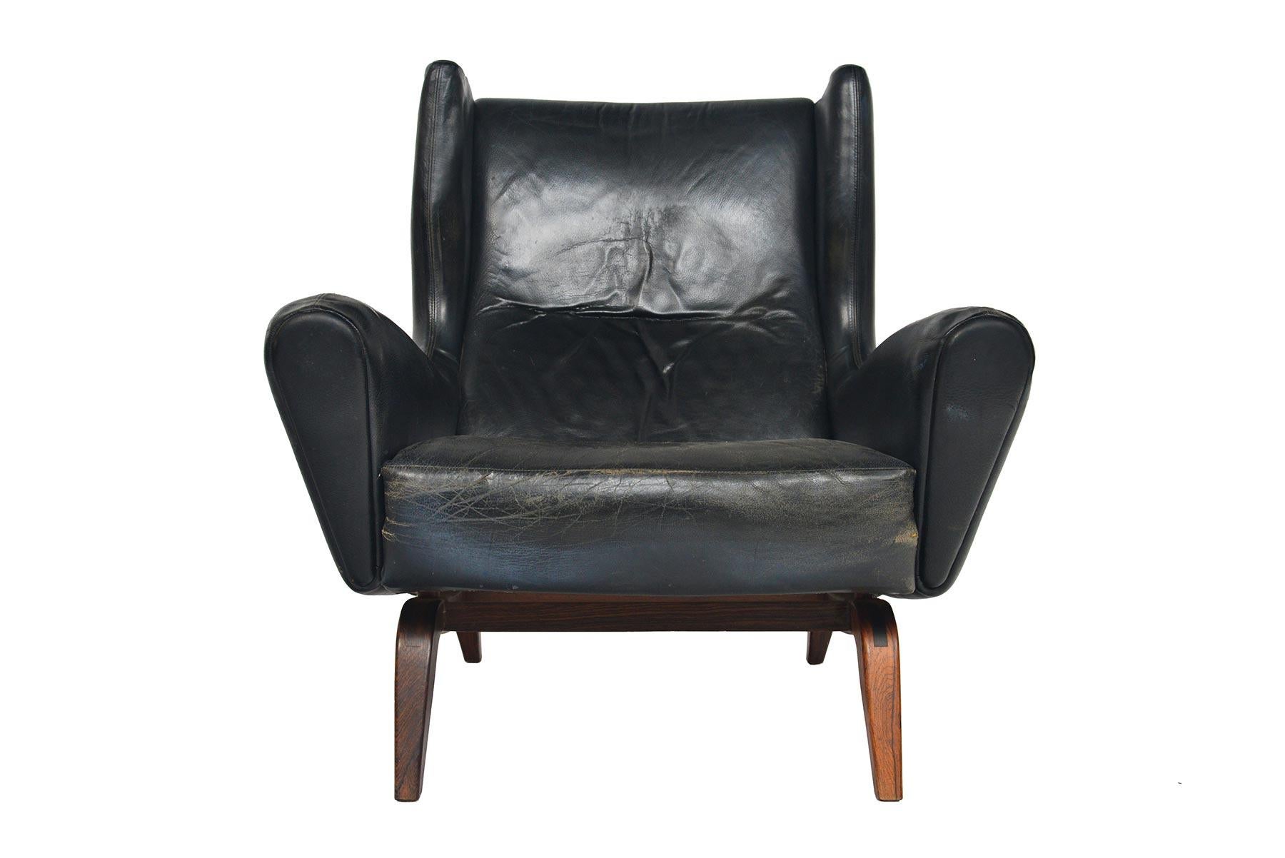 Rare Illum Wikkelsø Model 110 High Wingback Lounge Chair in Rosewood In Good Condition In Berkeley, CA