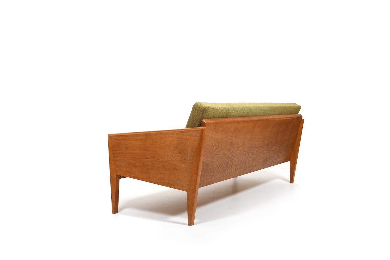Seltenes Illum Wikkelsø Sofa in OAK aus den frühen 1950er Jahren. (Skandinavische Moderne) im Angebot