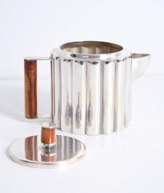 Rara tetera Ilonka Karasz de Paye & Baker Mfg. Co, 1928 "Colección del MOMA