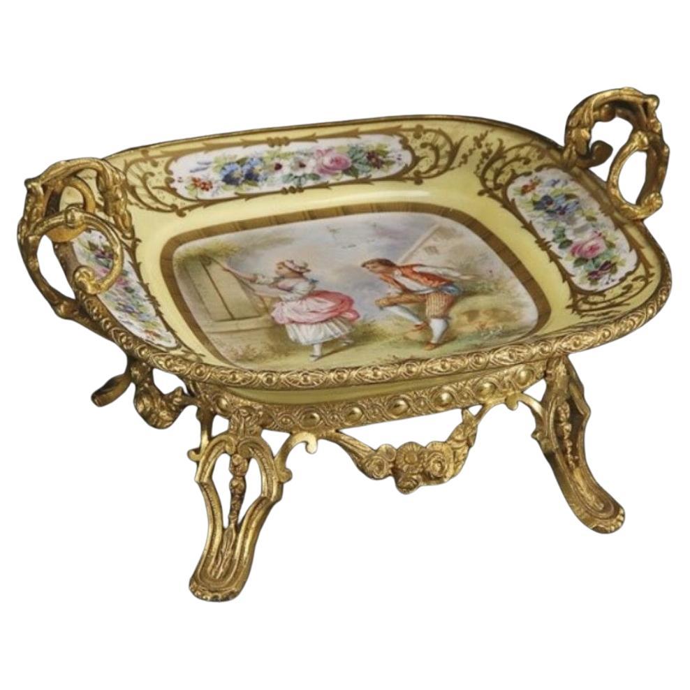 Rare et important centre de table en bronze et porcelaine jaune de style Sèvres du 19e siècle