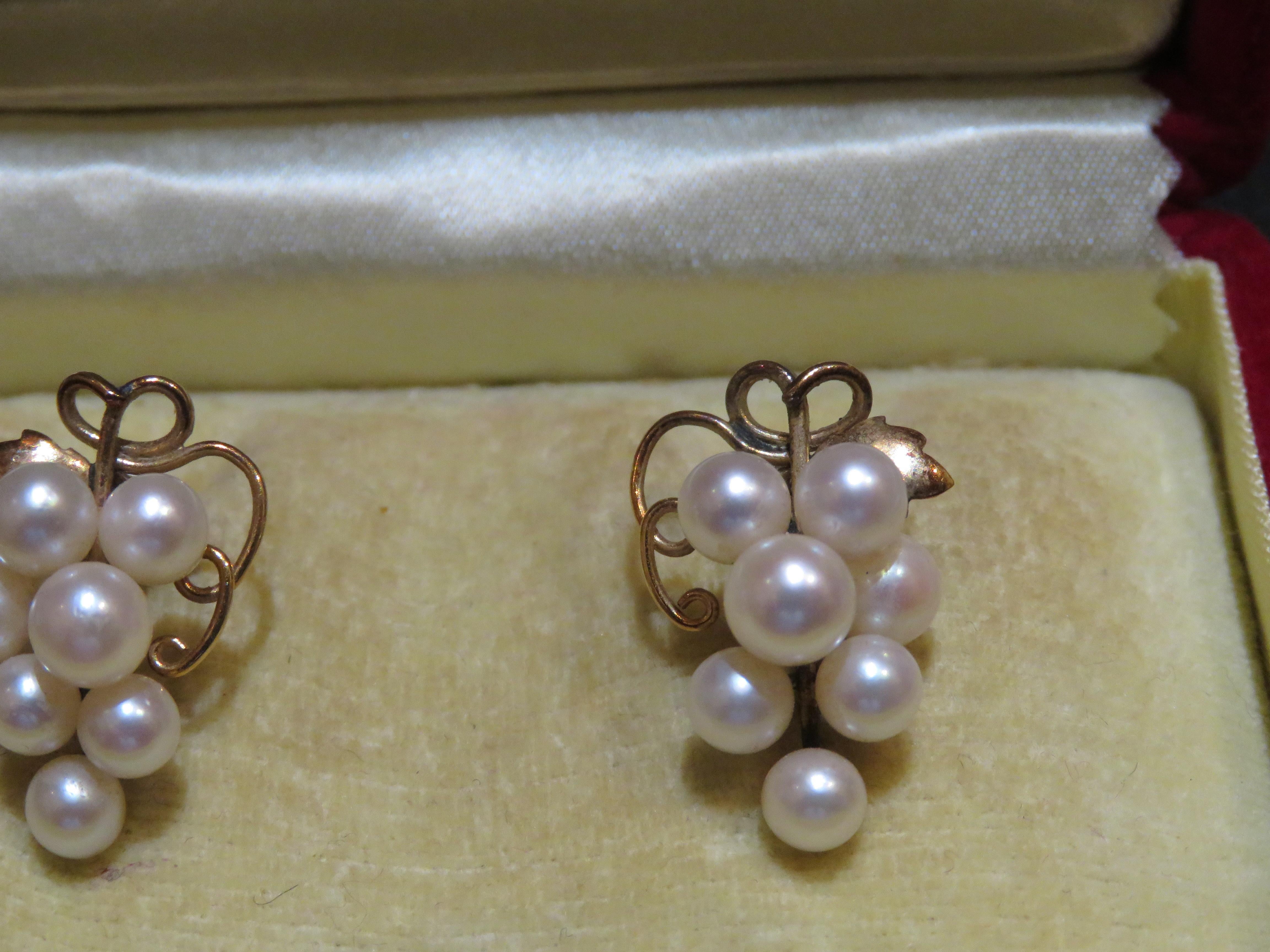 Raro Importante C 1950s 14KT Oro Japonés Fuji Pearl Cluster Grape Pendientes en venta 3