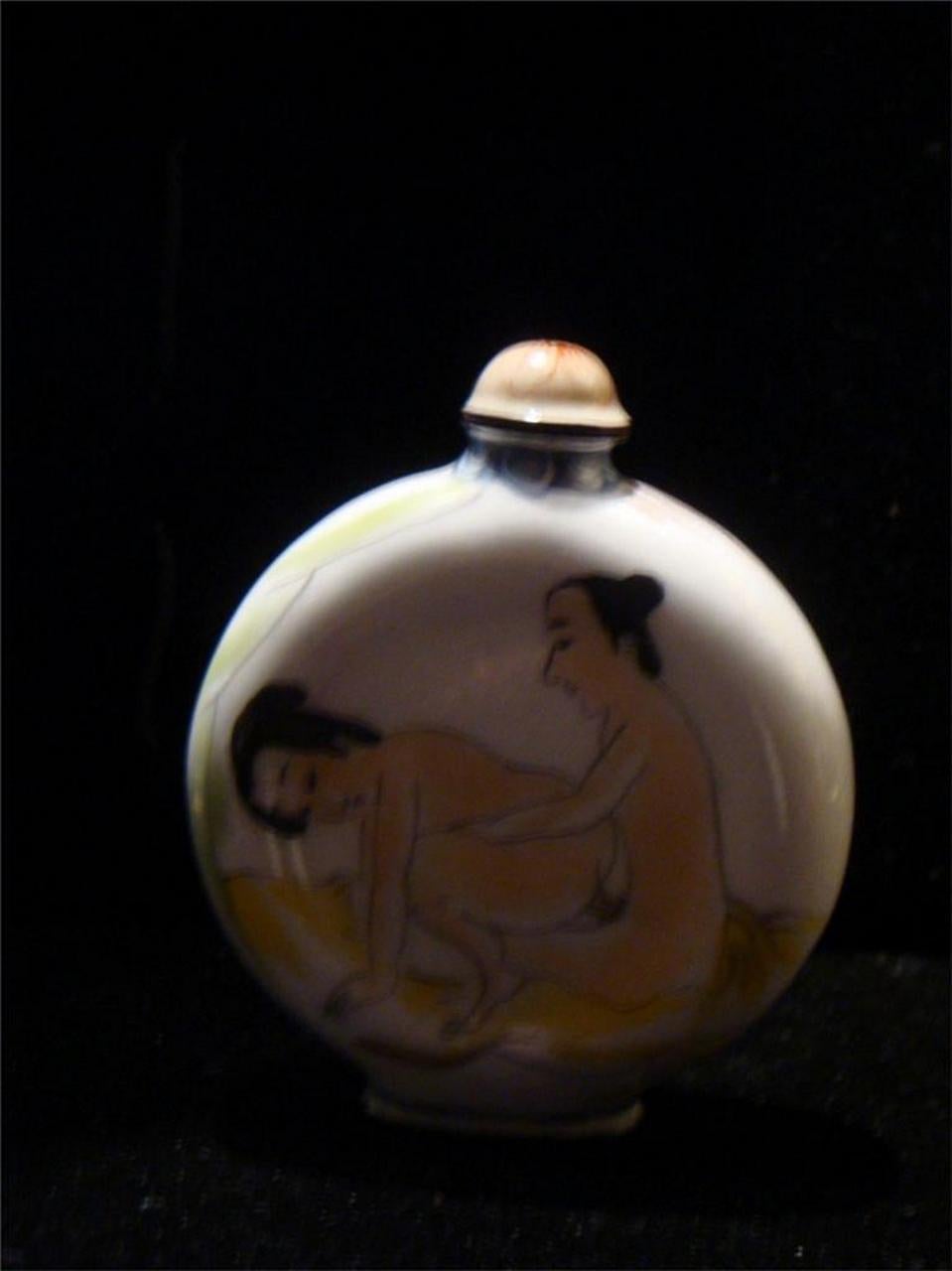 Asian Rare Important Chinese Erotic Nude Porcelain Snuff Bottle from NYC Collection!!