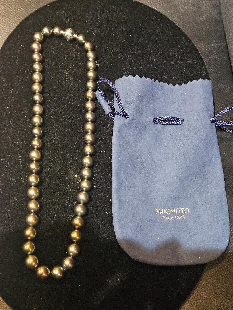 Rare Important Estate 18KT Gold Original Mikimoto Tahitian Pearl Strand Necklace In New Condition For Sale In New York, NY