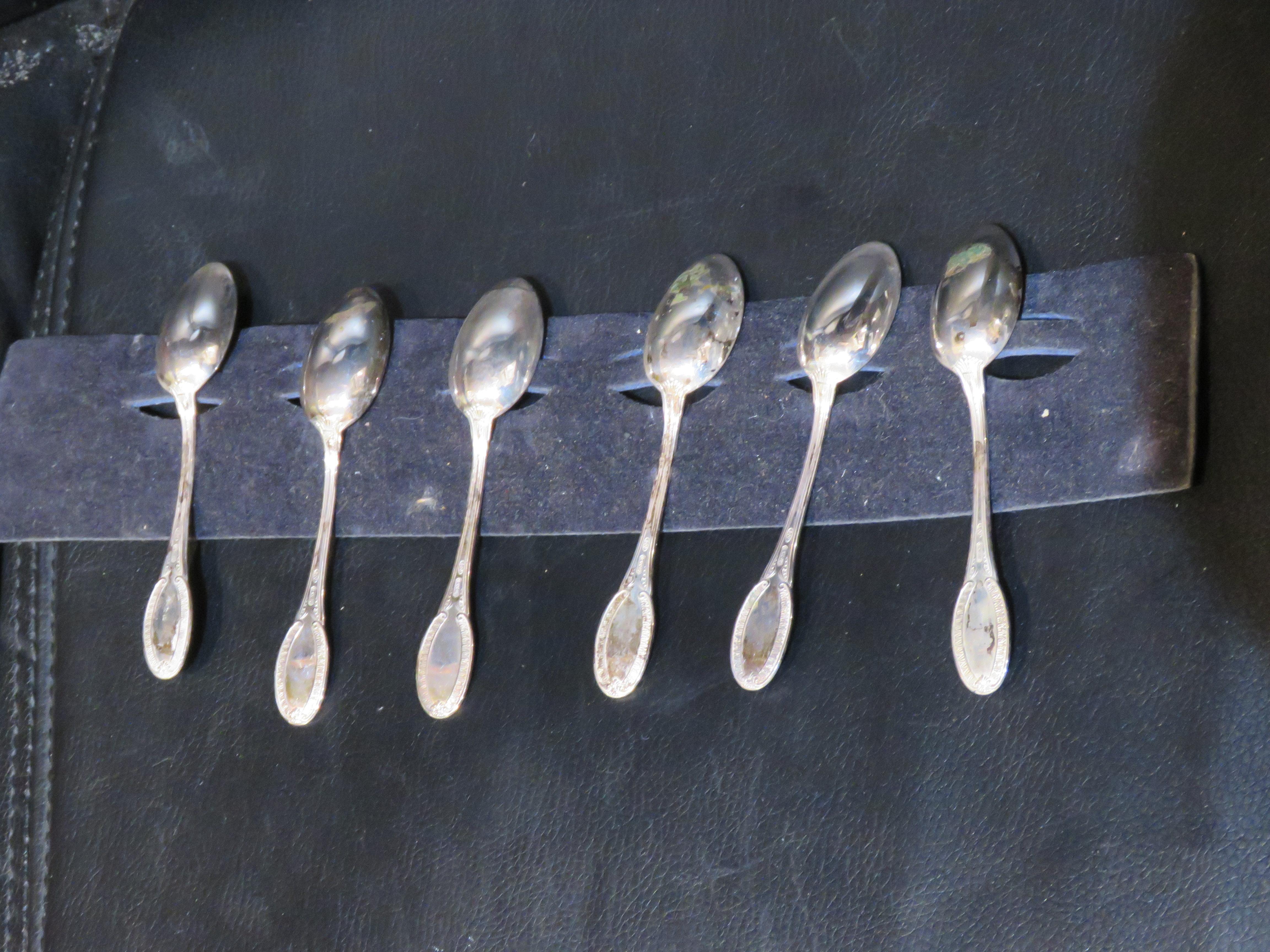 Importante e raro set di 6 cucchiai in argento sterling martellato a mano del XIX secolo In condizioni buone in vendita a New York, NY