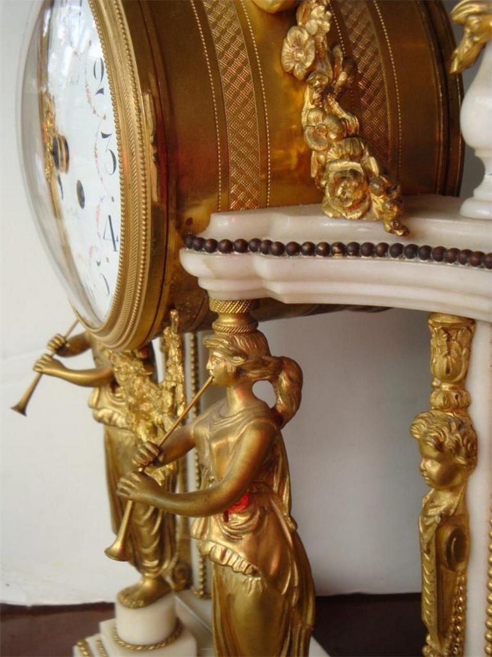 Rare Important Estate Gorgeous French Gilt Gold Bronze Black Starr Frost Clock In Good Condition For Sale In New York, NY