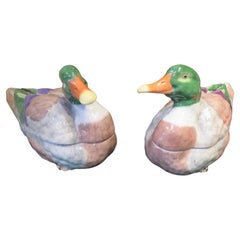 Rara e importante tenuta di piatti con coperchio in porcellana di Dresden Porcelain con timbro originale