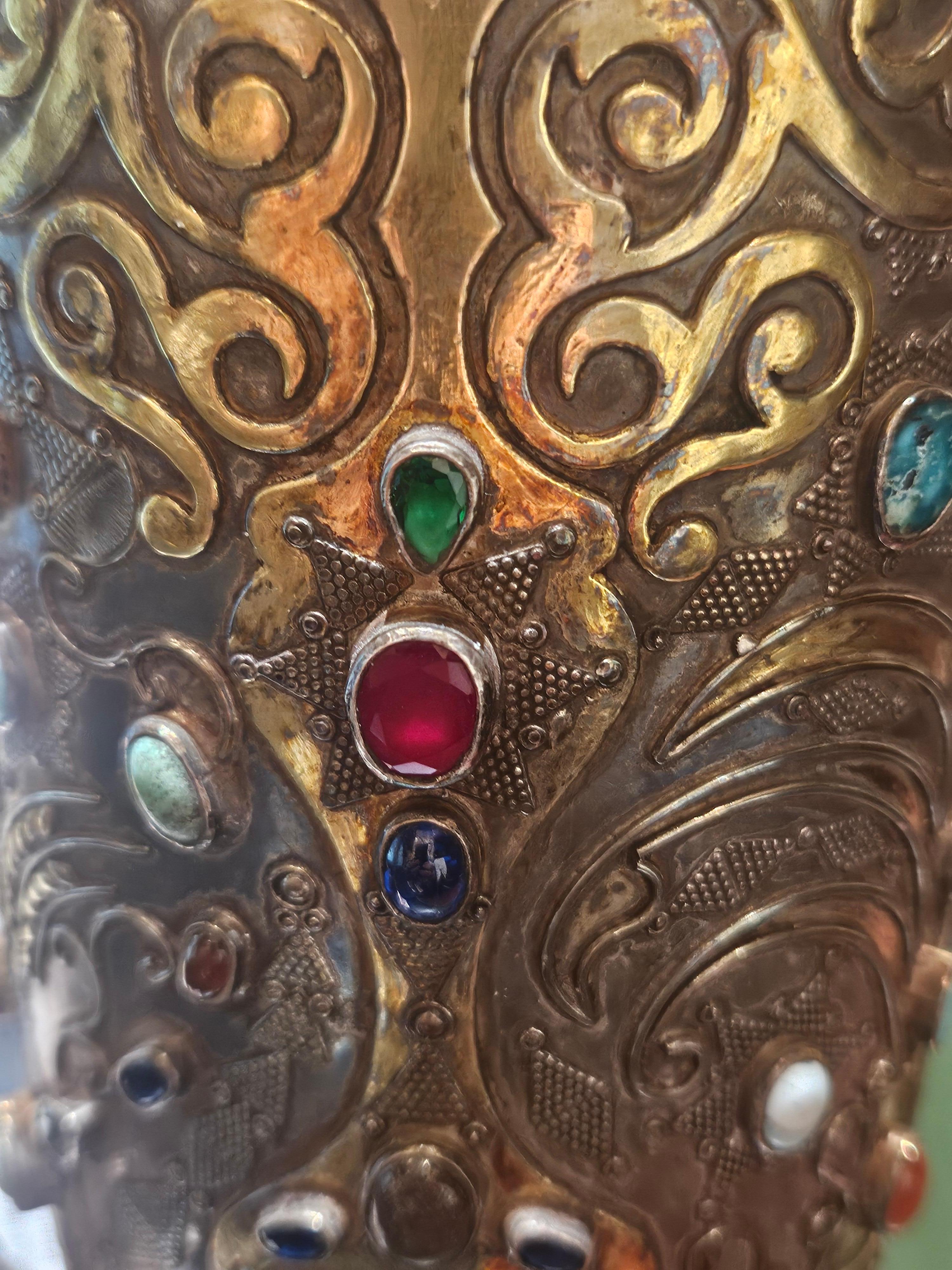 Rara e importante coppa russa di proprietà in argento sterling con gemme Jewell e manici in vendita 2