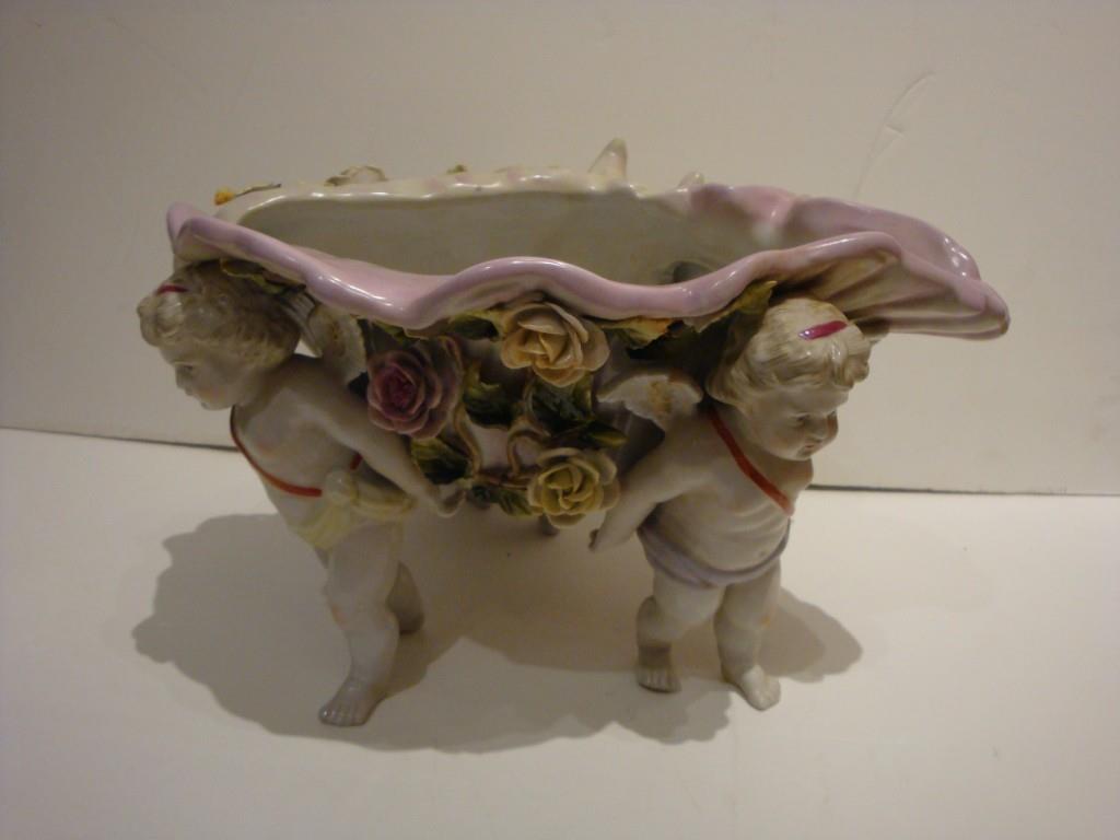 Rare et magnifique coquille de conque pour enfants en porcelaine de style Meissen de Dresde en vente 1
