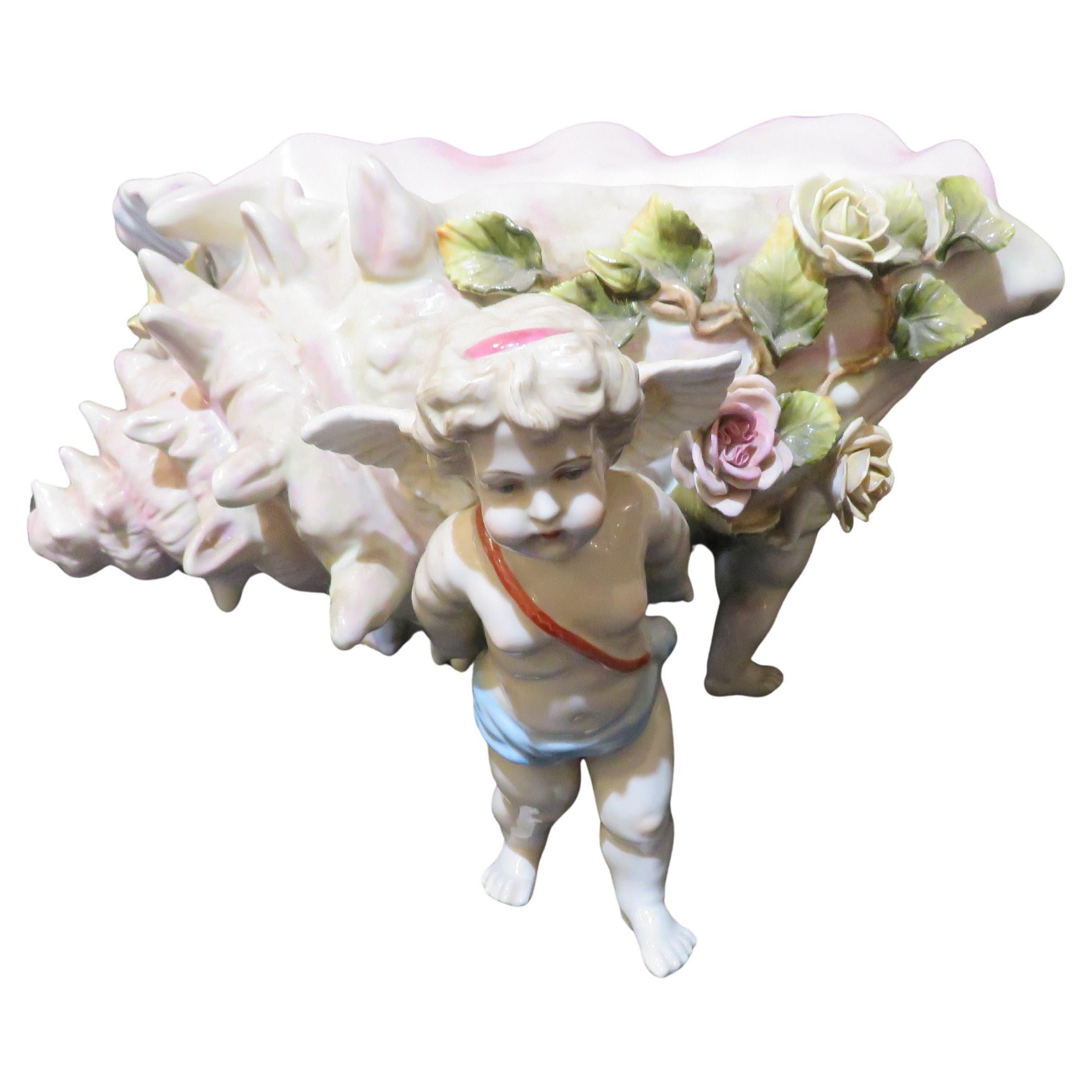 Rare et magnifique coquille de conque pour enfants en porcelaine de style Meissen de Dresde en vente