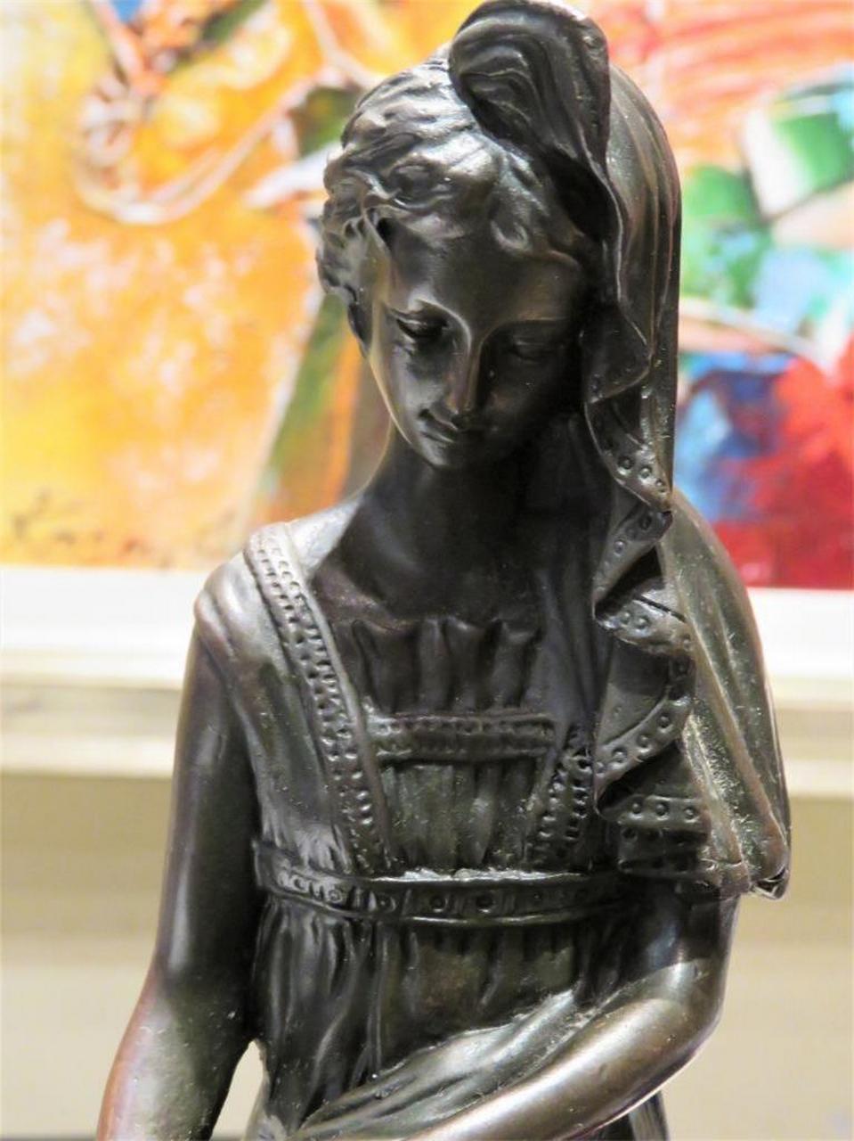 Inconnu Rare et magnifique femme sculptée en bronze de qualité muséale avec inscription Milo en vente