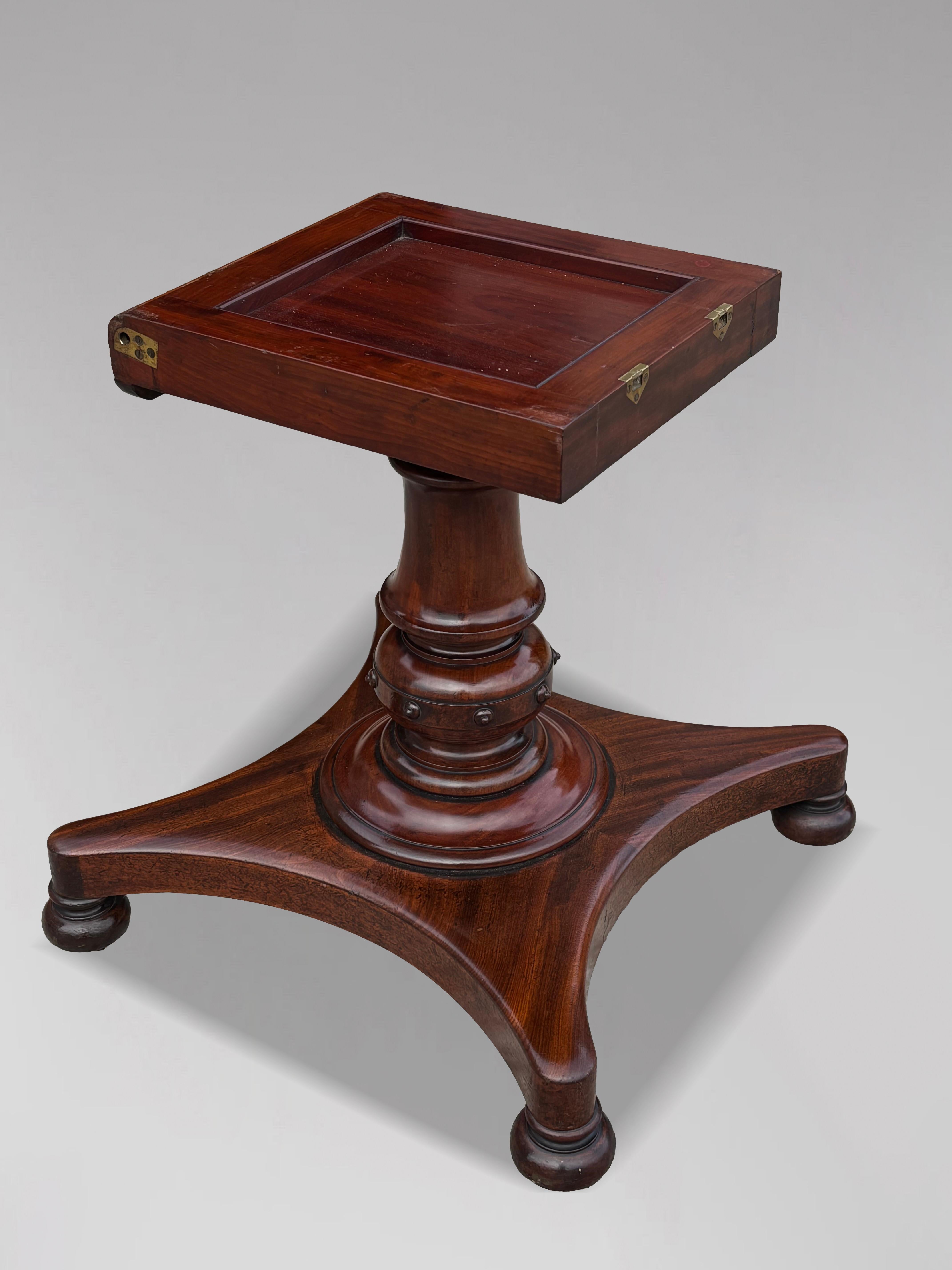 Rara e Impresionante Mesa de Comedor de Caoba de la Época de Guillermo IV del Siglo XIX en venta 12