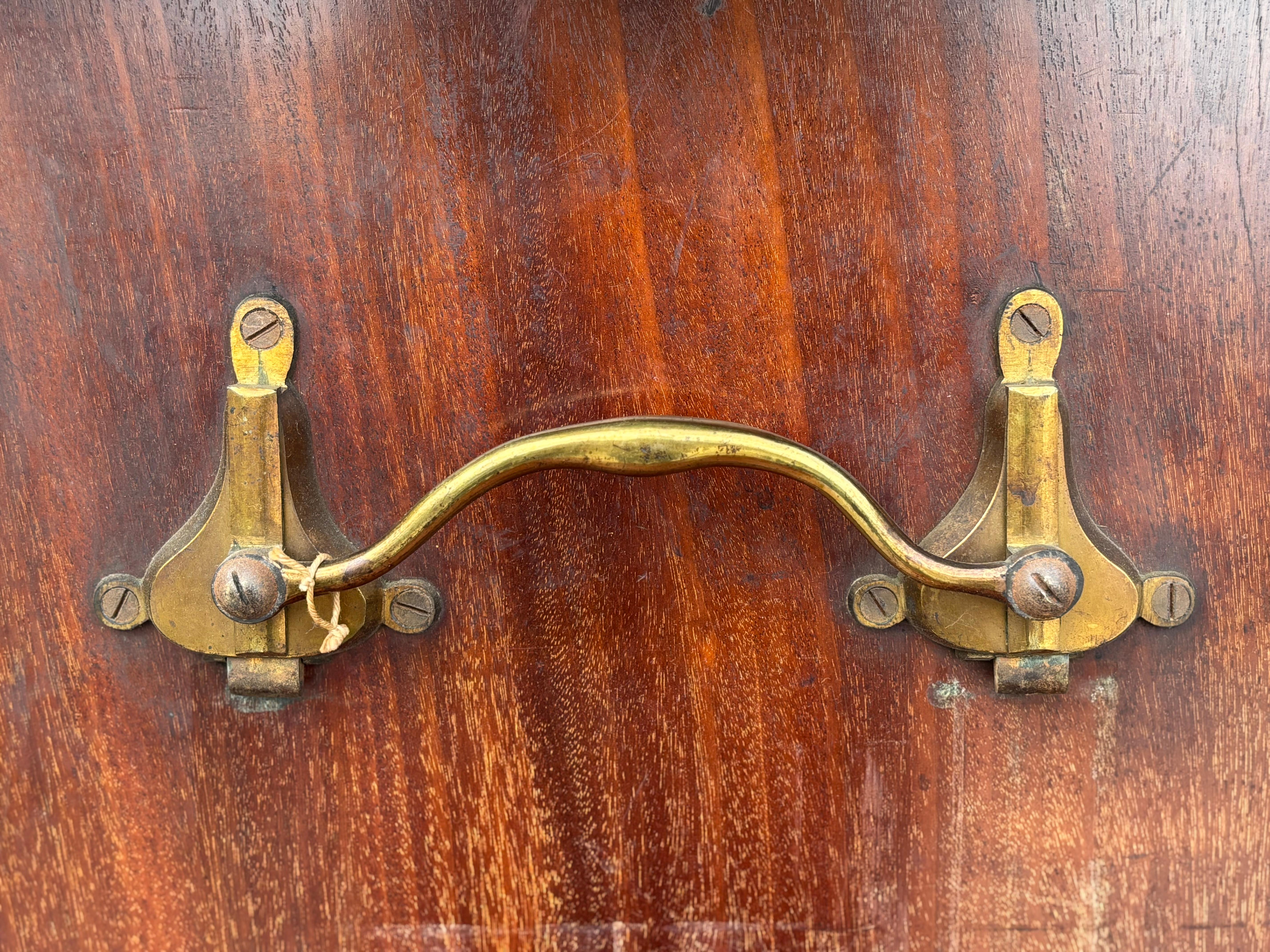 Rara e Impresionante Mesa de Comedor de Caoba de la Época de Guillermo IV del Siglo XIX en venta 13