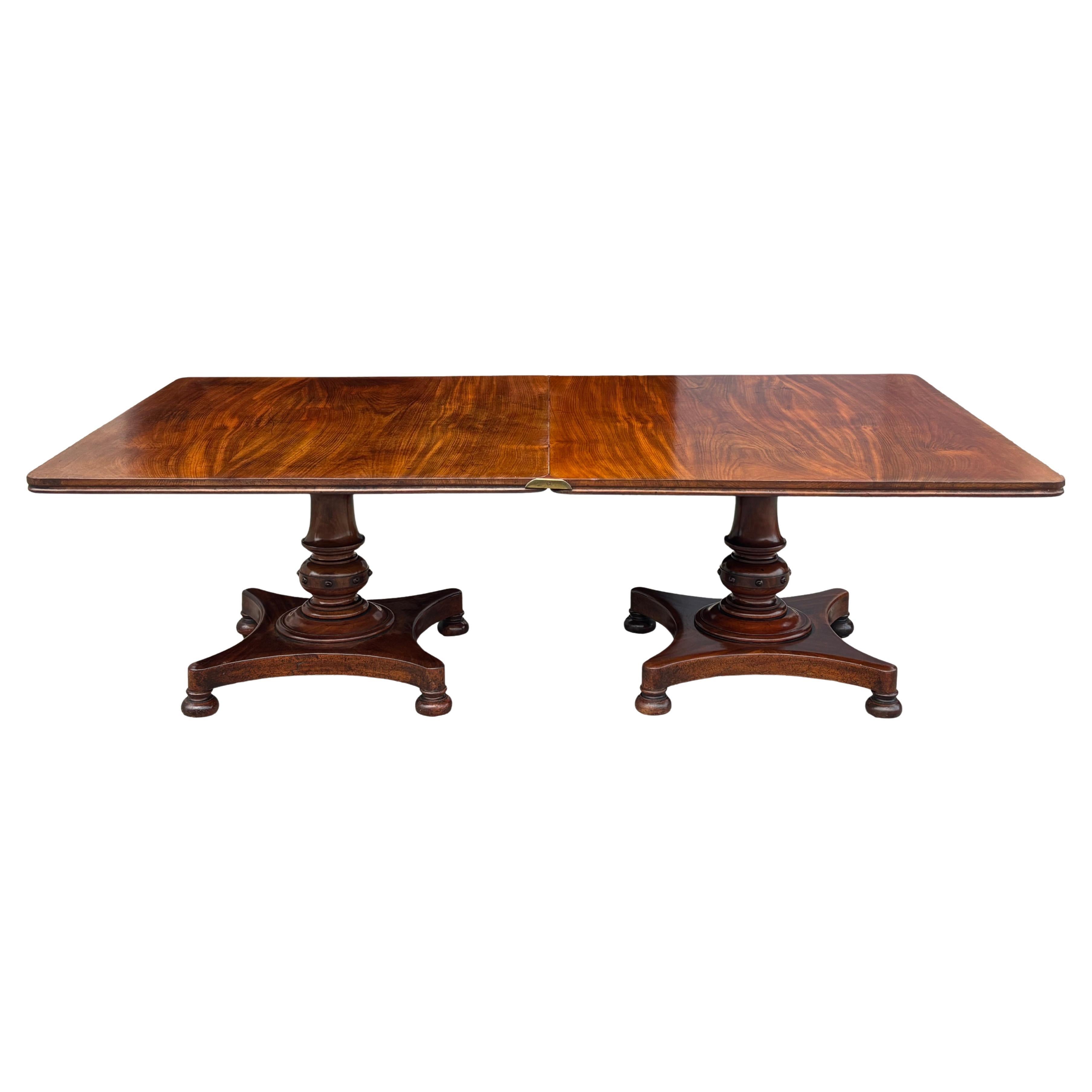 Rara e Impresionante Mesa de Comedor de Caoba de la Época de Guillermo IV del Siglo XIX