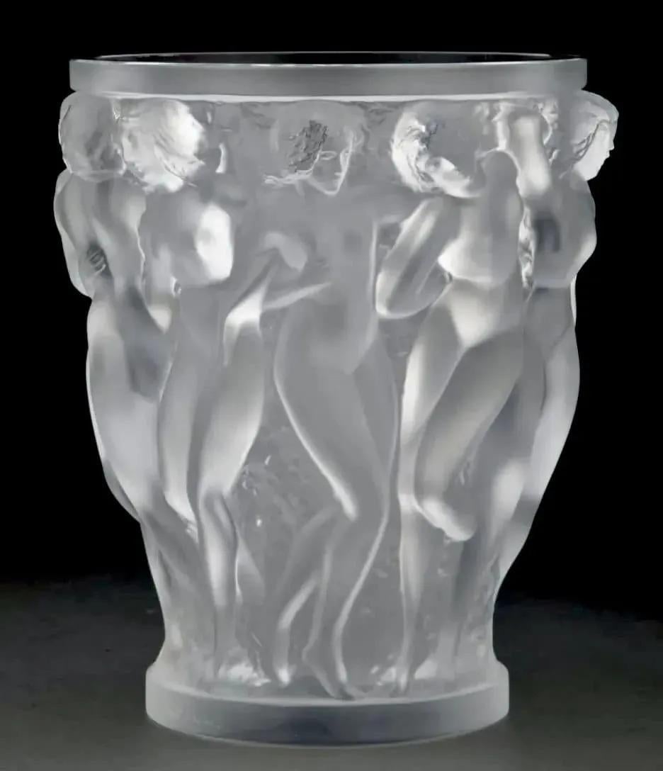 ¡Especial! Impresionante Gran Jarrón Escultura de Pie Lalique Deluxe NUDE Bacchantes en Bueno estado para la venta en New York, NY
