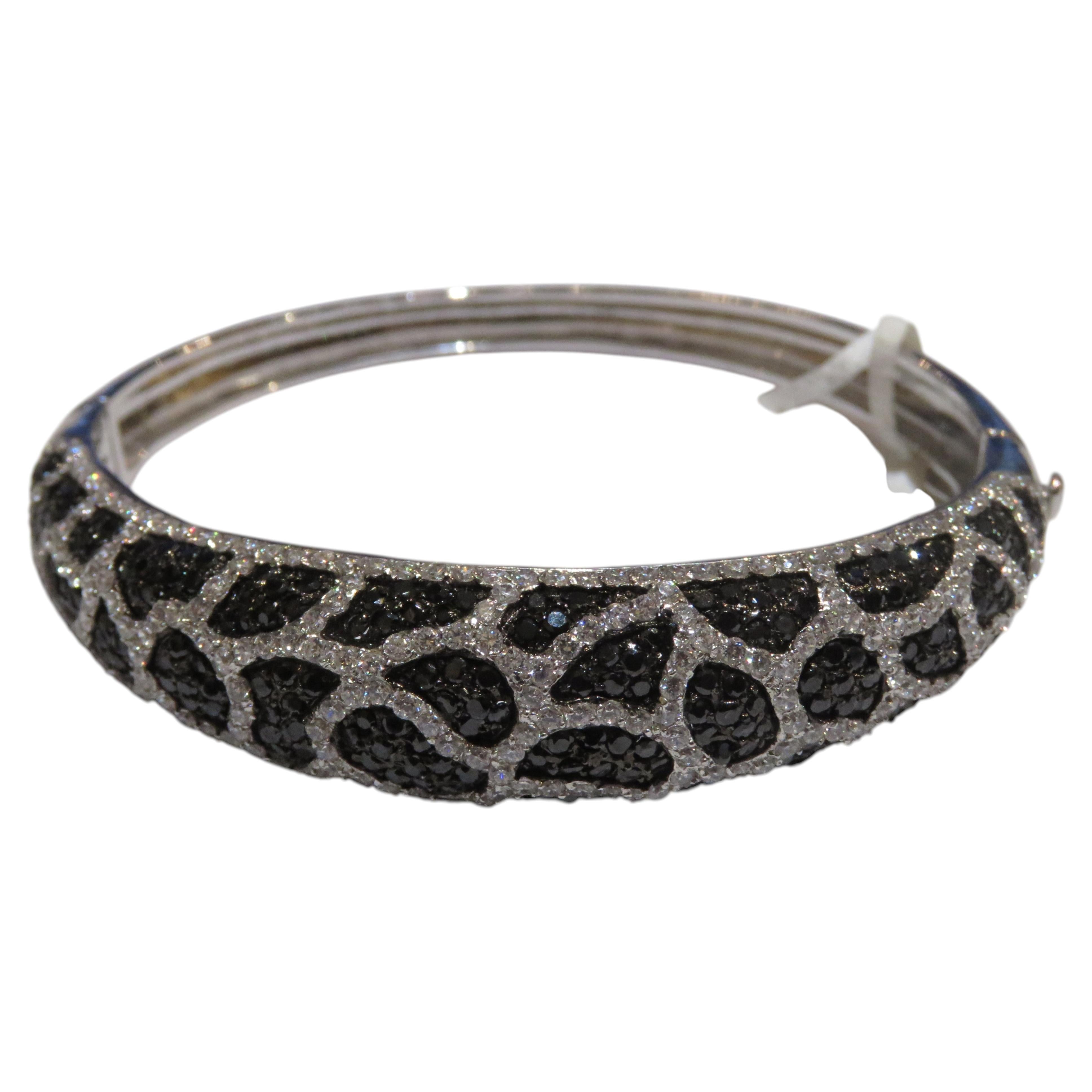 Rare Impressive Large Sterling Silver Fancy Large Cheetah Pattern Bangle For Sale