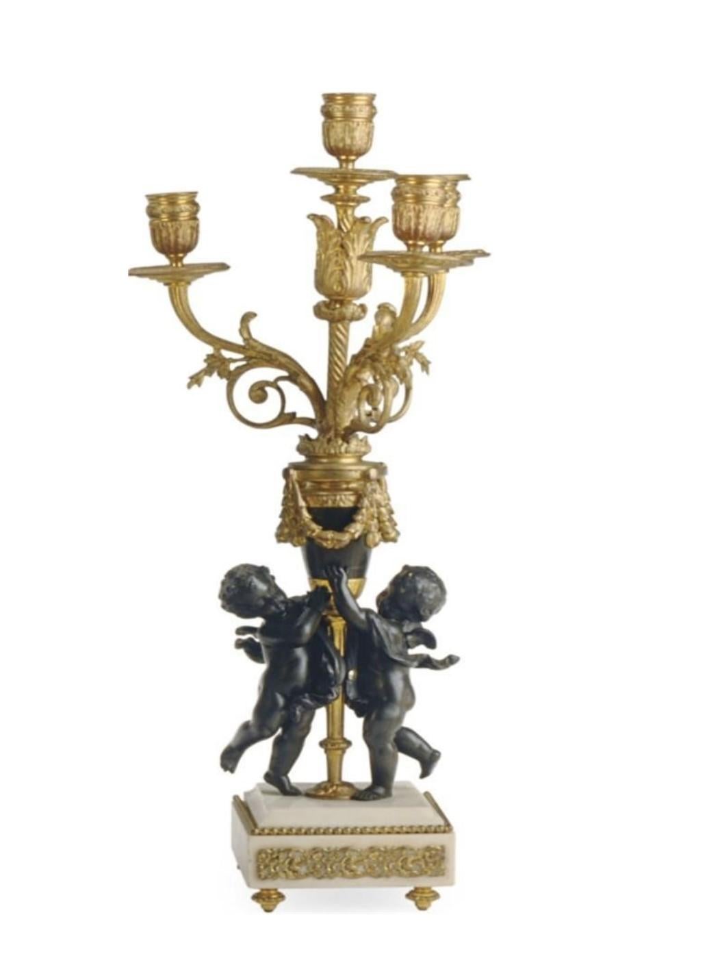 Der folgende Artikel, den wir anbieten, ist eine prächtige Louis XVI-Stil vergoldetem Metall und Bronze Mantel Cherub 3 Pc Clock Set, kreisförmige weiße Emaille-Zifferblatt mit Blumenkränzen und Zahlen umschließt netzförmig Stunde/Minute-Zeiger über