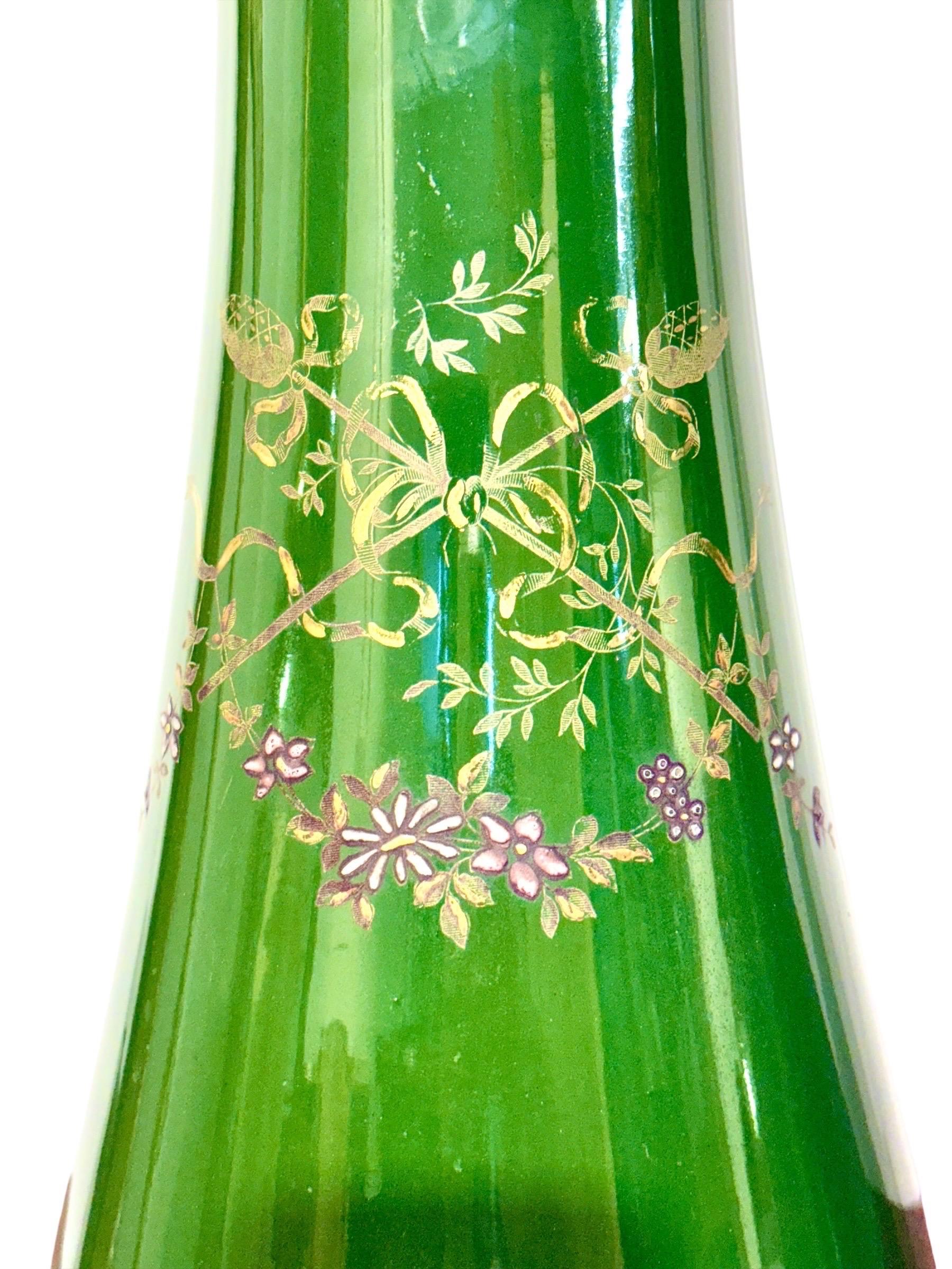 Français Rare et impressionnante paire de vases en faïence verte de Longchamp, France, 1876 en vente