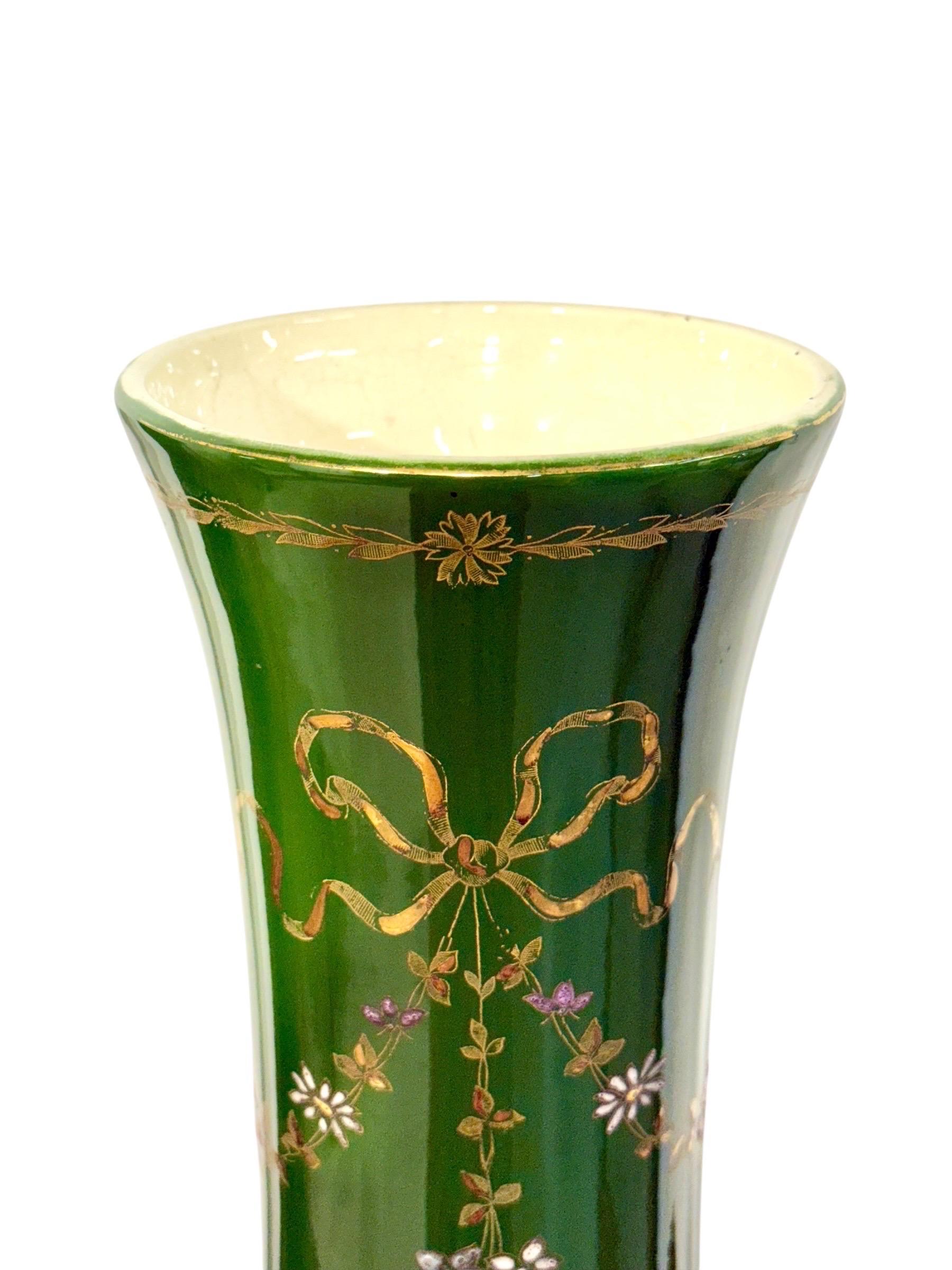 Rare et impressionnante paire de vases en faïence verte de Longchamp, France, 1876 en vente 2