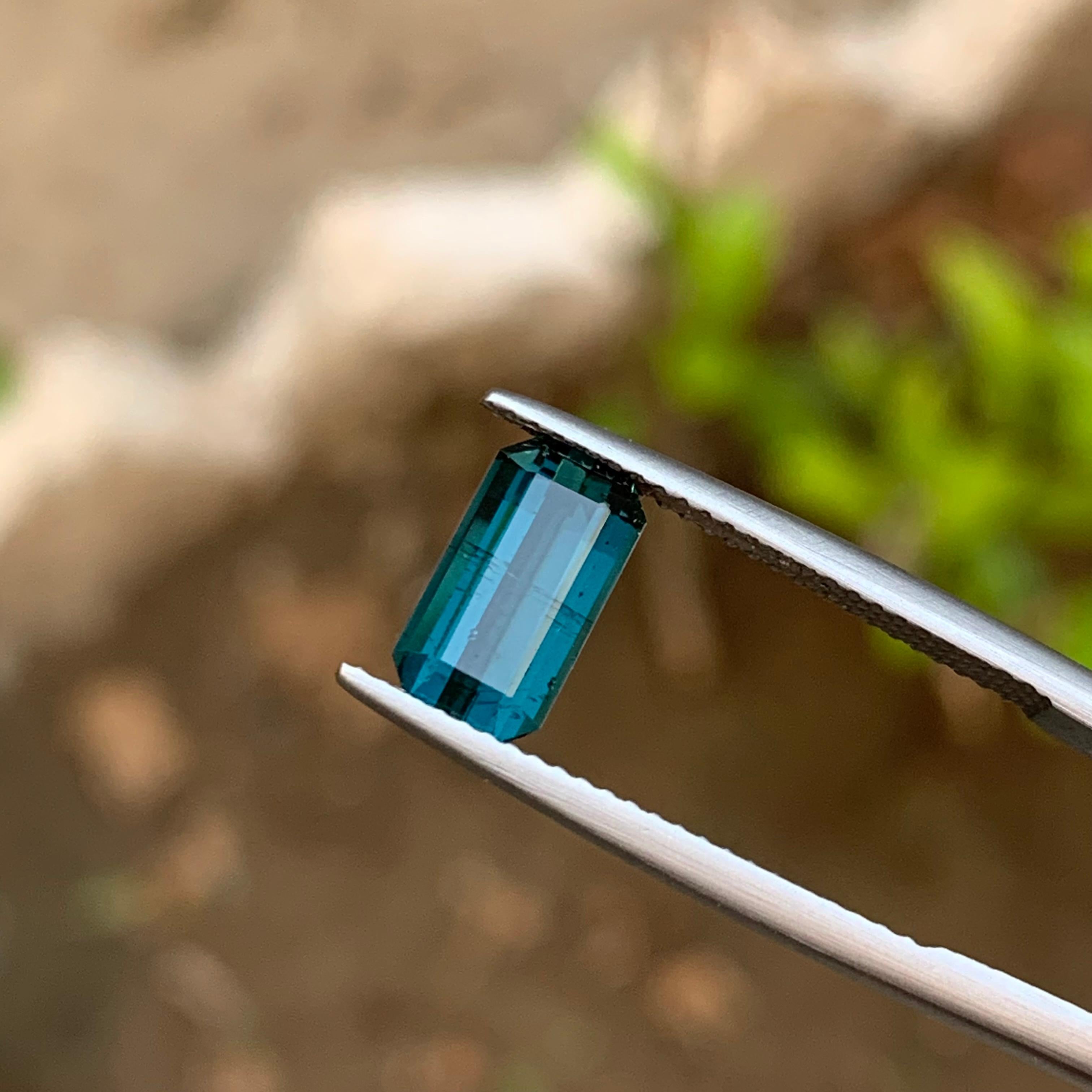 Seltener Indicolith Blau Natürlicher Turmalin Edelstein, 2,55 Karat Smaragdschliff für Ring im Angebot 5