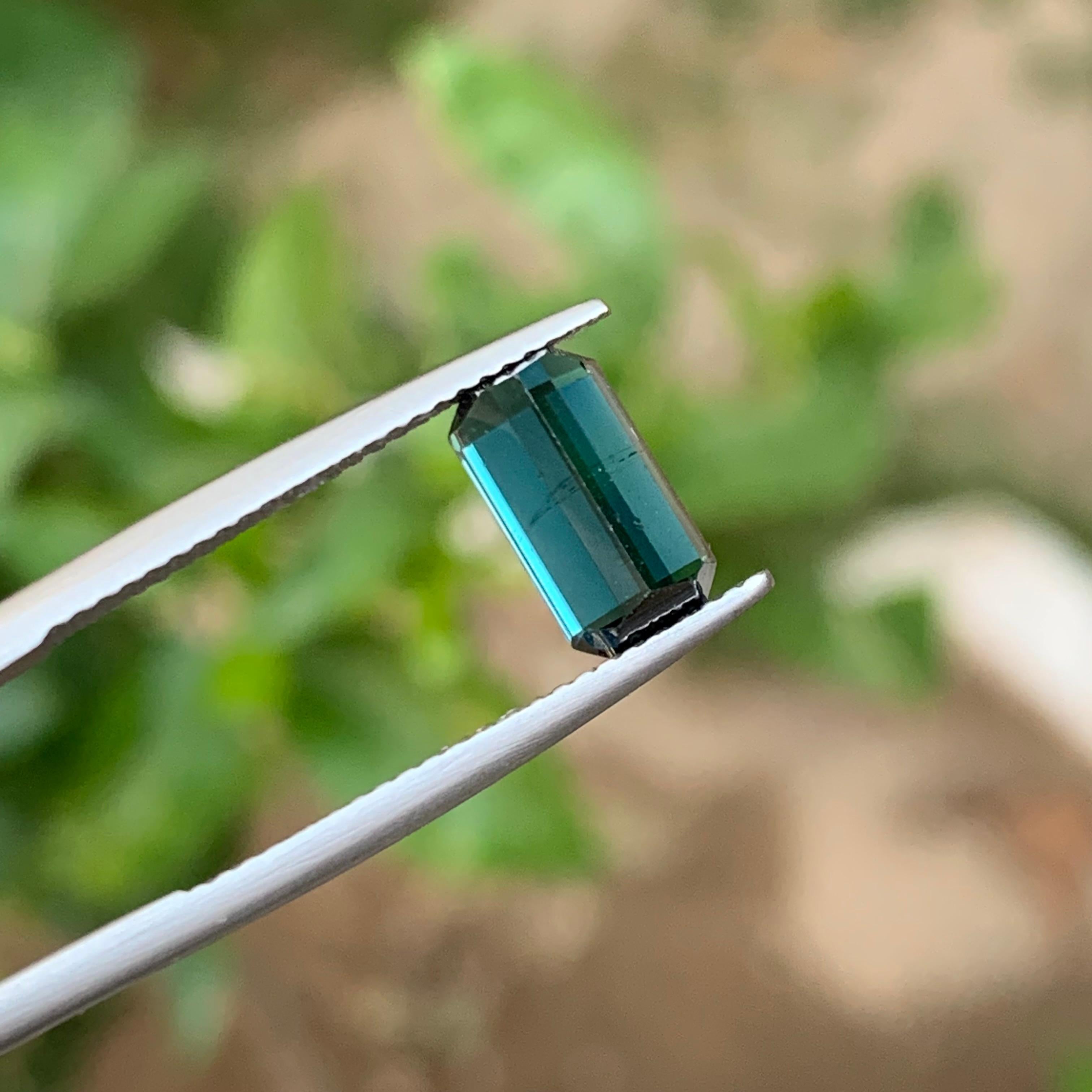 Seltener Indicolith Blau Natürlicher Turmalin Edelstein, 2,55 Karat Smaragdschliff für Ring im Angebot 6