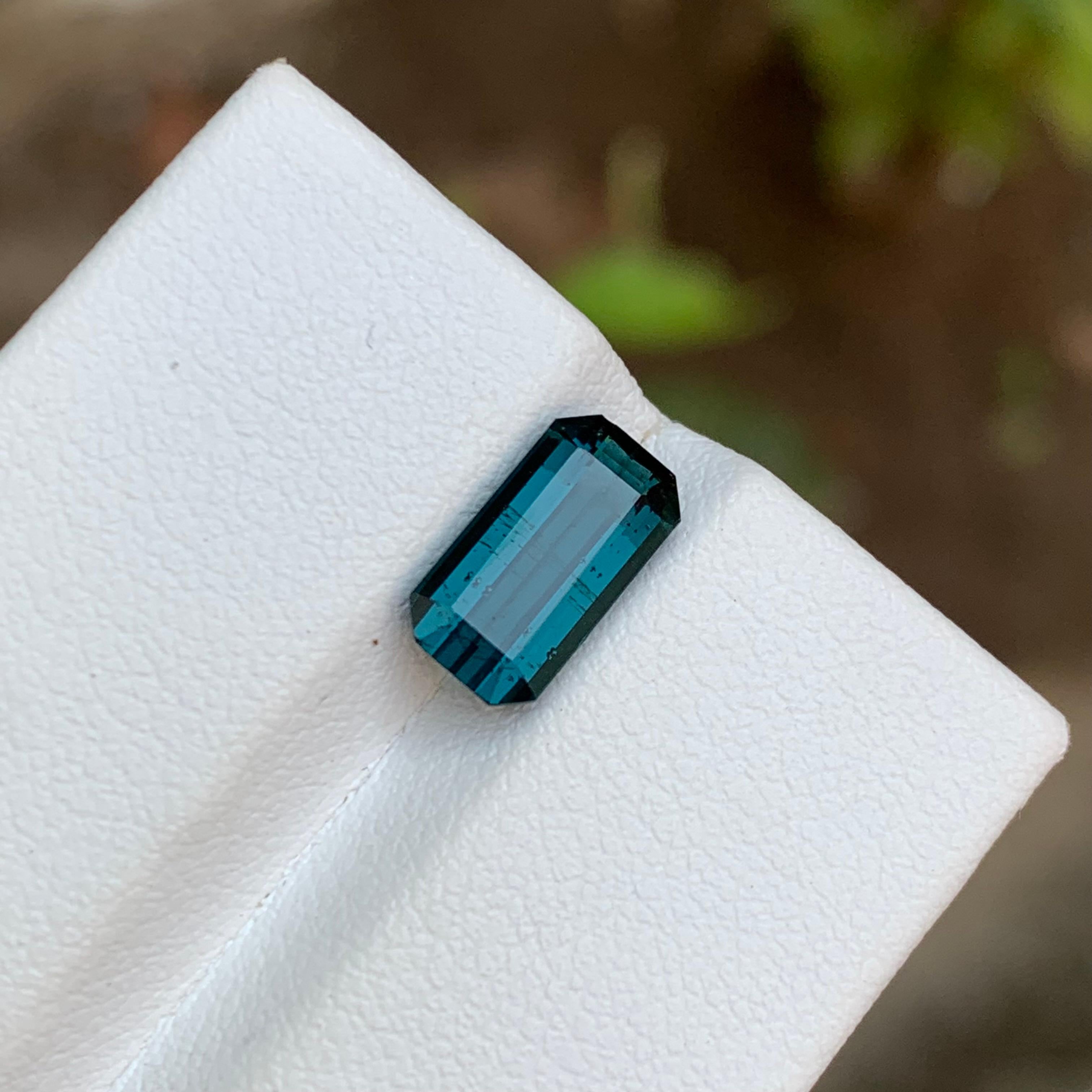 Seltener Indicolith Blau Natürlicher Turmalin Edelstein, 2,55 Karat Smaragdschliff für Ring im Angebot 7