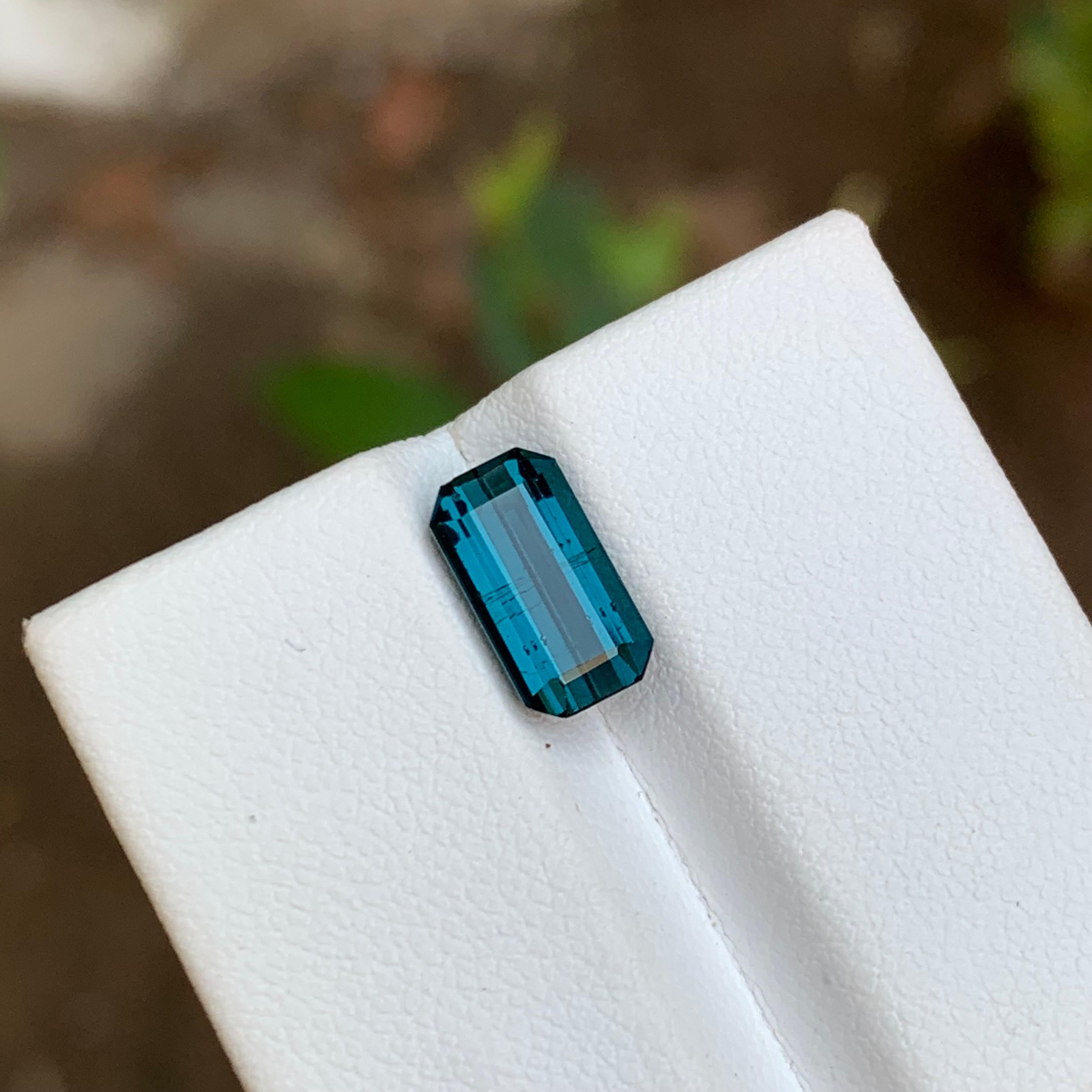 Seltener Indicolith Blau Natürlicher Turmalin Edelstein, 2,55 Karat Smaragdschliff für Ring im Angebot 8