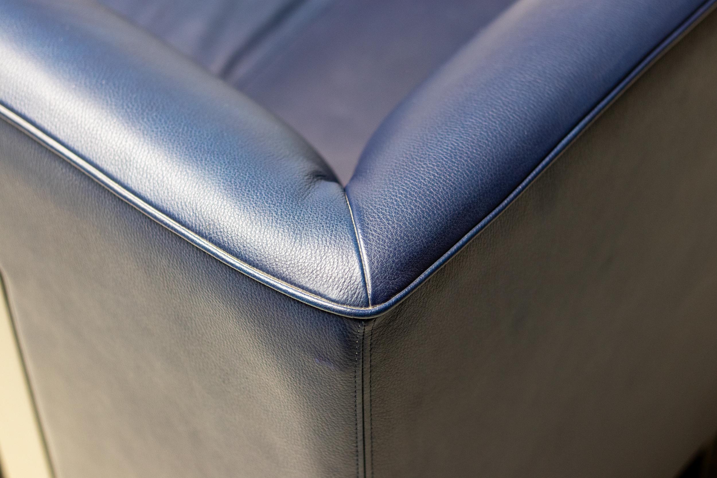 Rare Indigo Blue Leather ‘ISU’ Sofa by Shigeru Uchida for Pastoe, 1995 im Angebot 6