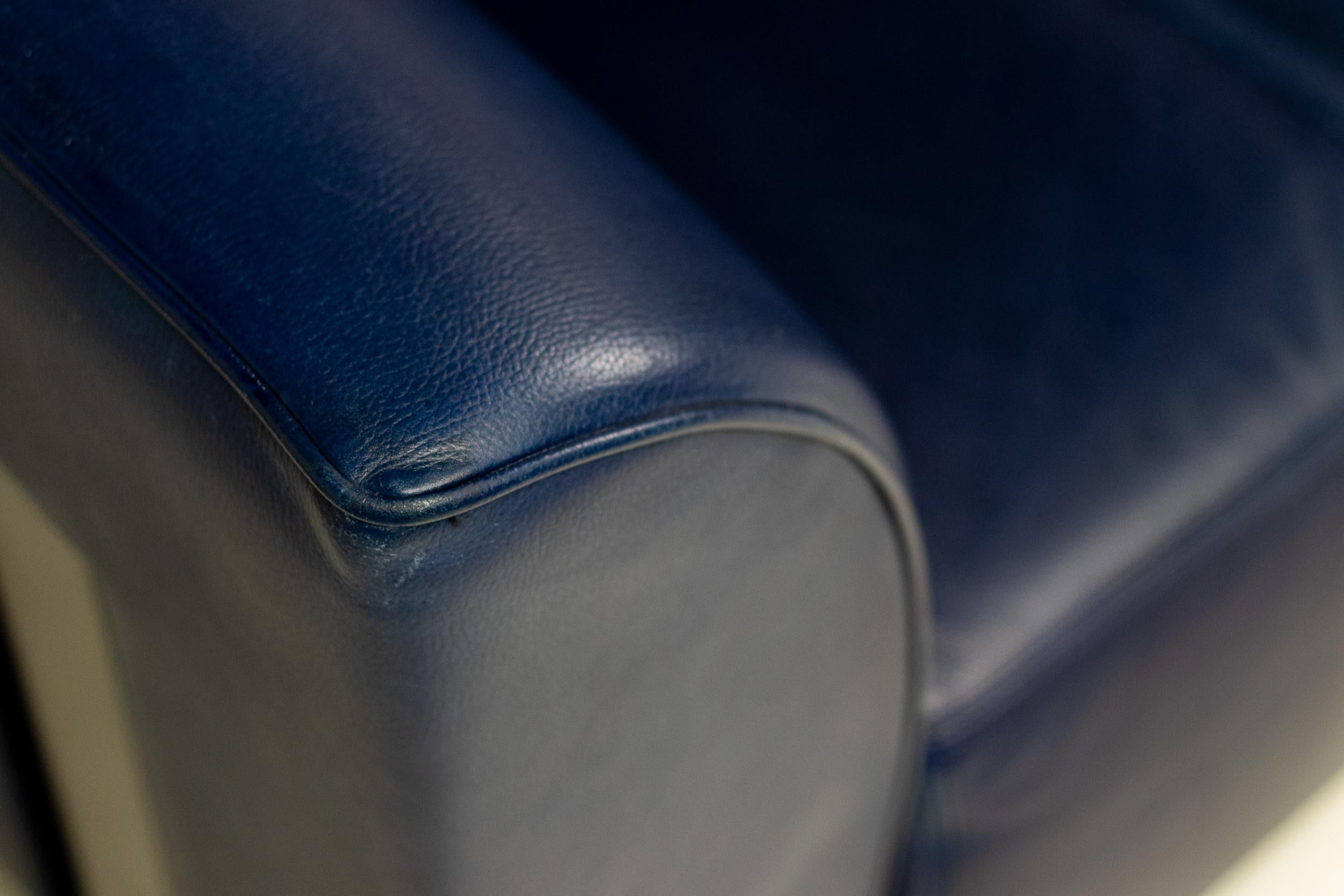 Rare Indigo Blue Leather ‘ISU’ Sofa by Shigeru Uchida for Pastoe, 1995 (Postmoderne) im Angebot