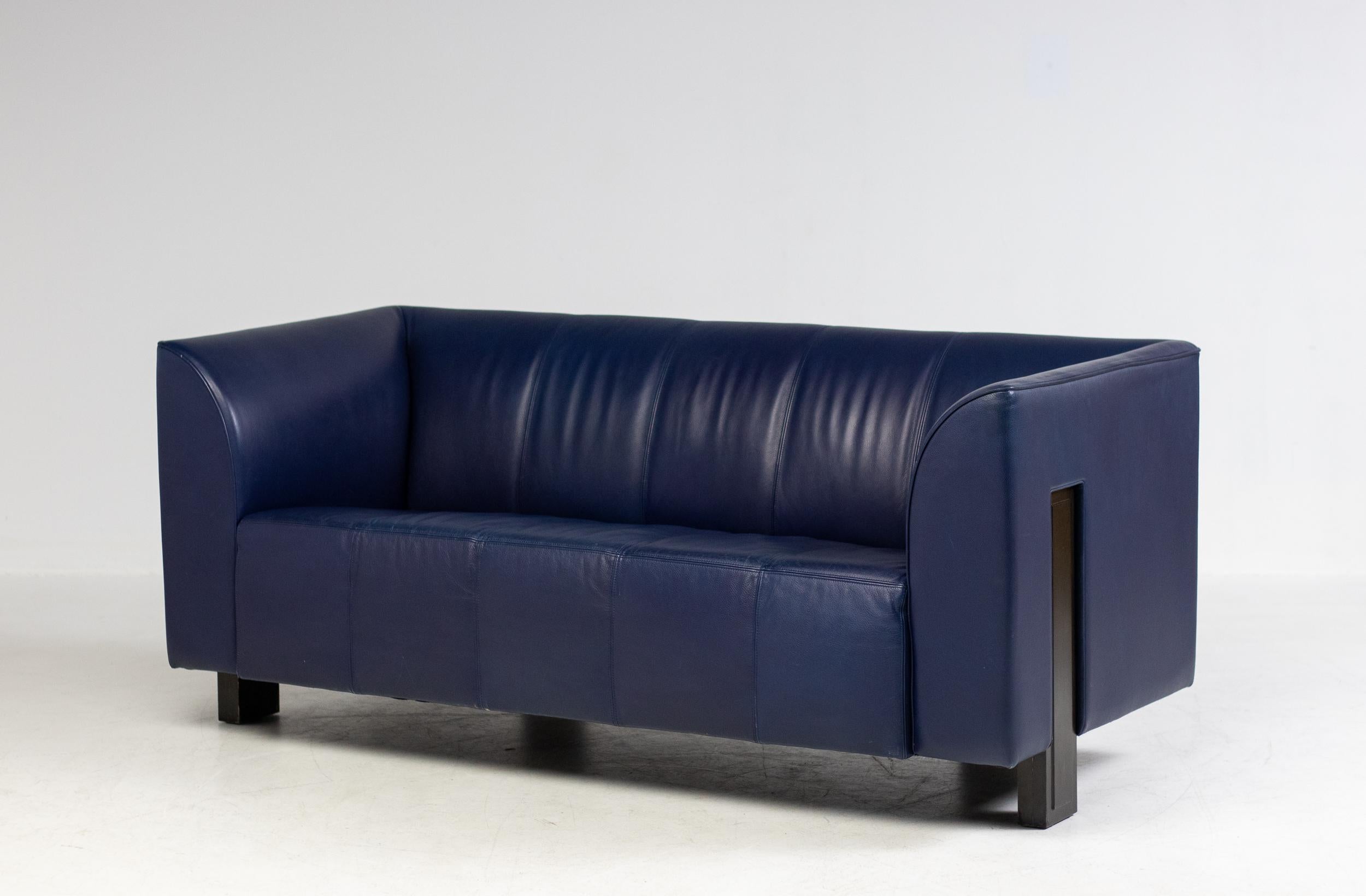 Rare Indigo Blue Leather ‘ISU’ Sofa by Shigeru Uchida for Pastoe, 1995 (Niederländisch) im Angebot