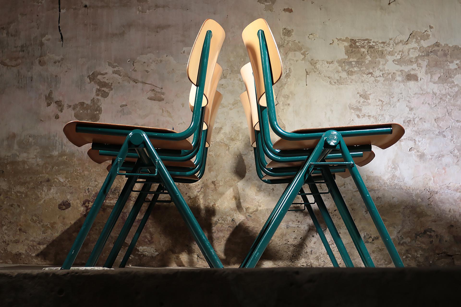 # 80 Rare Industrial Stacking chairs Galvanitas S35 Emerald Green In Good Condition In Boven Leeuwen, NL