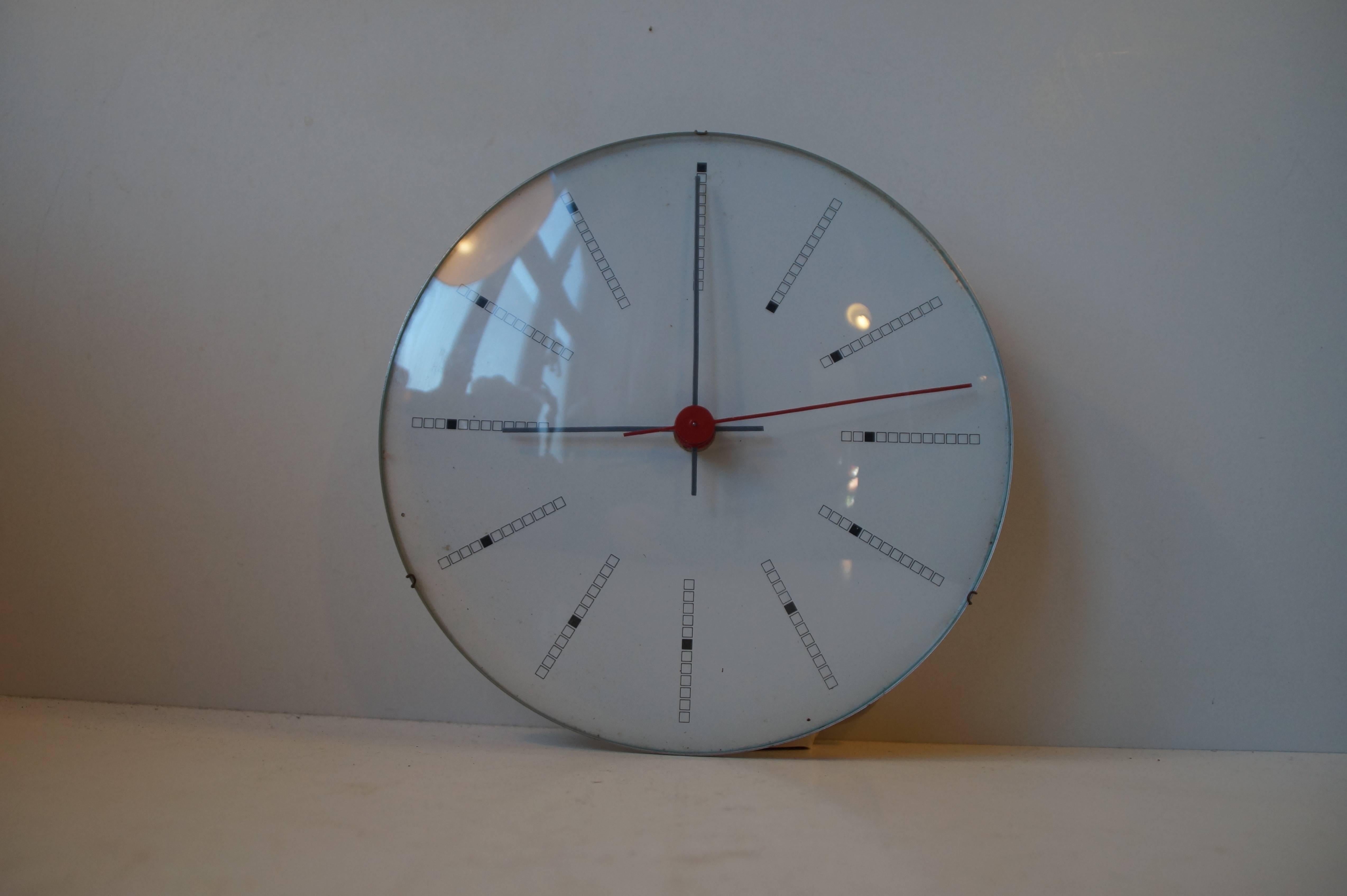 Inventory electrical 'Bankers' wall clock, designed by Arne Jacobsen for the National Bank of Denmark in 1971. This original version was manufactured by Gefa, Denmark. These were all originally mounted with an electrical circuit/movement, but now