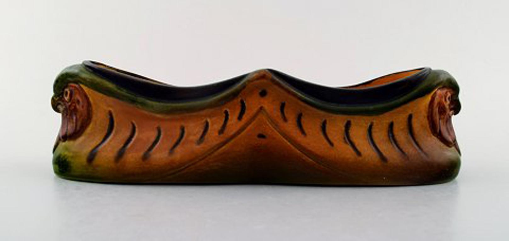 Rare Ipsen's Denmark Art Nouveau ceramic bowl.
Measures: 25 cm x 7 cm.
In perfect condition.
Stamped.
Model number 348 ?.