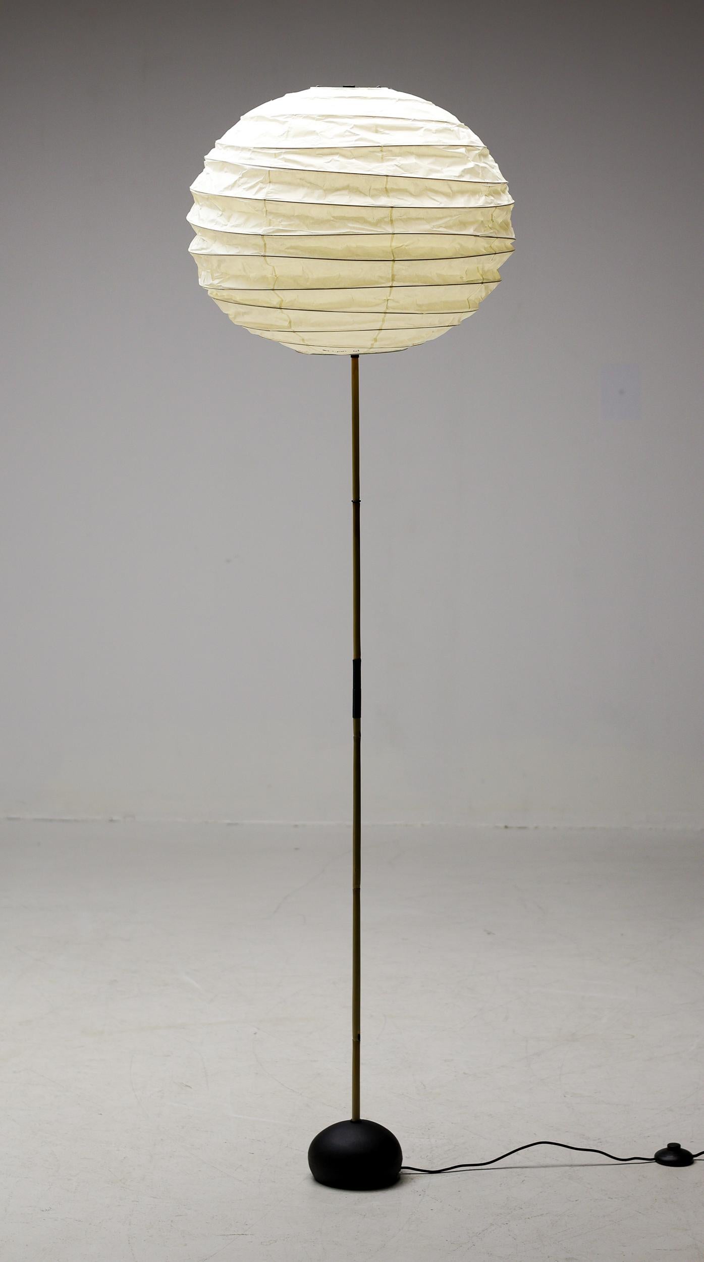 Rare Isamu Noguchi Akari Floor Lamp BB3-55DD In Good Condition In Dronten, NL