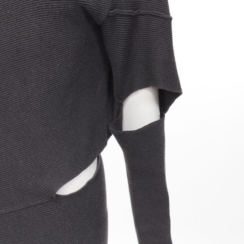 rare ISSEY MIYAKE 1980's Vintage grey deconstructed bias cutout sweater dress M
Reference: TGAS/C01618
Brand: Issey Miyake
Material: Cotton
Color: Grey
Pattern: Solid
Closure: Pullover
Extra Details: Can be worn with layers inside.
Made in: