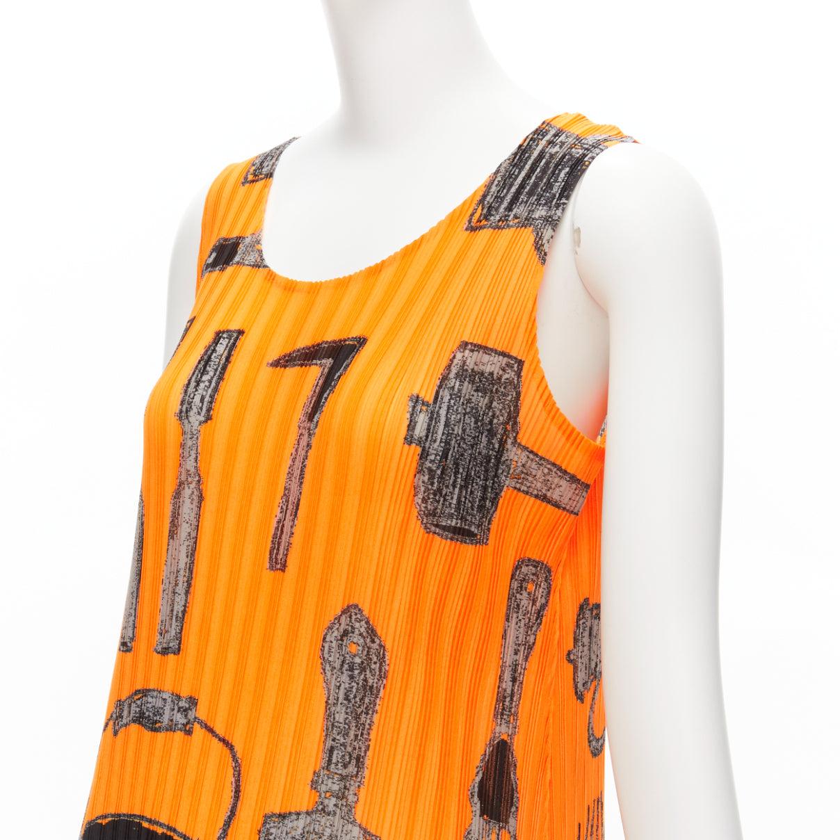 selten ISSEY MIYAKE Pleats Please 2003 orange tools print plisse Kleid JP17 S im Angebot 2
