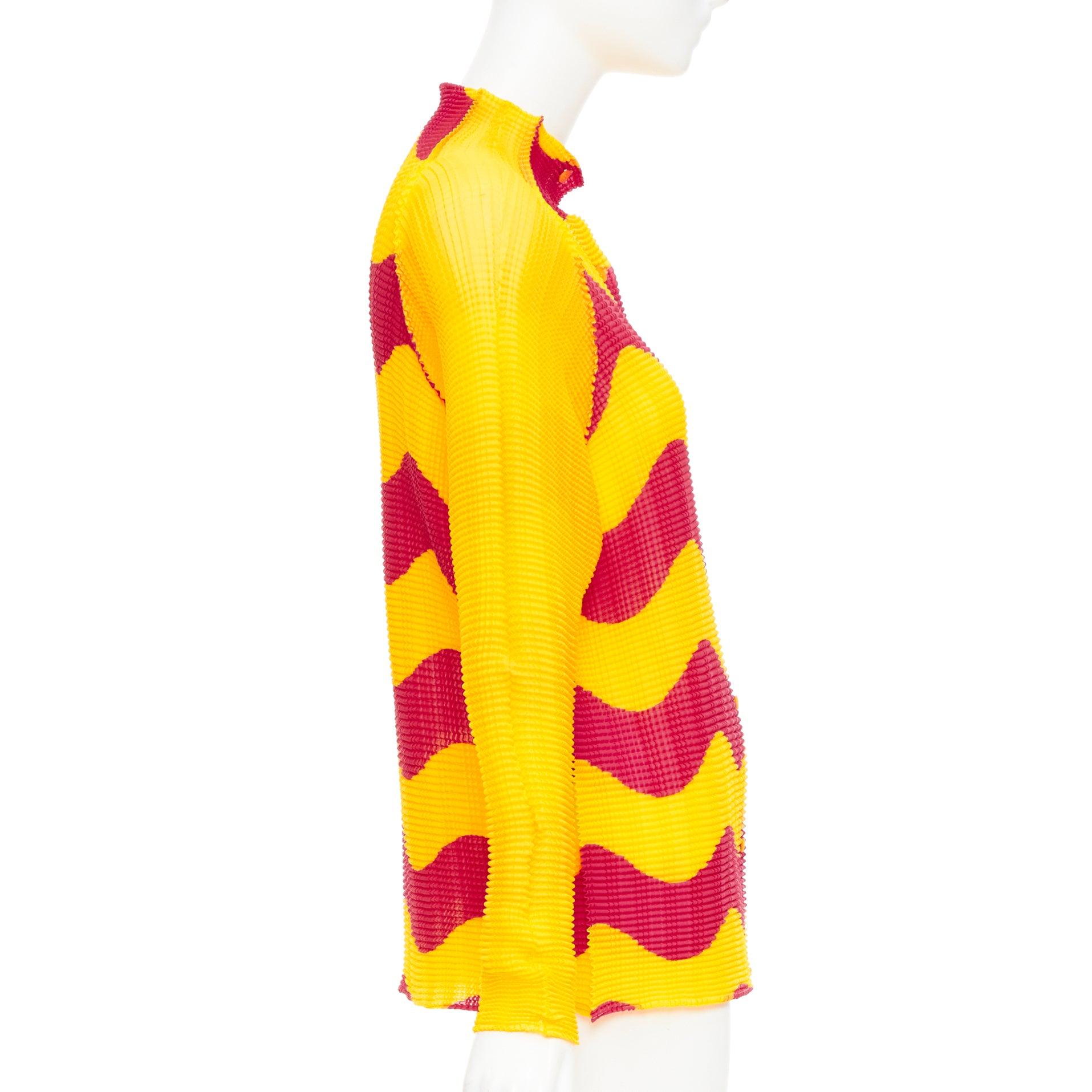 rare Issey Miyake Pleats Please graphic yellow wave plisse high neck top JP2 M Excellent état - En vente à Hong Kong, NT